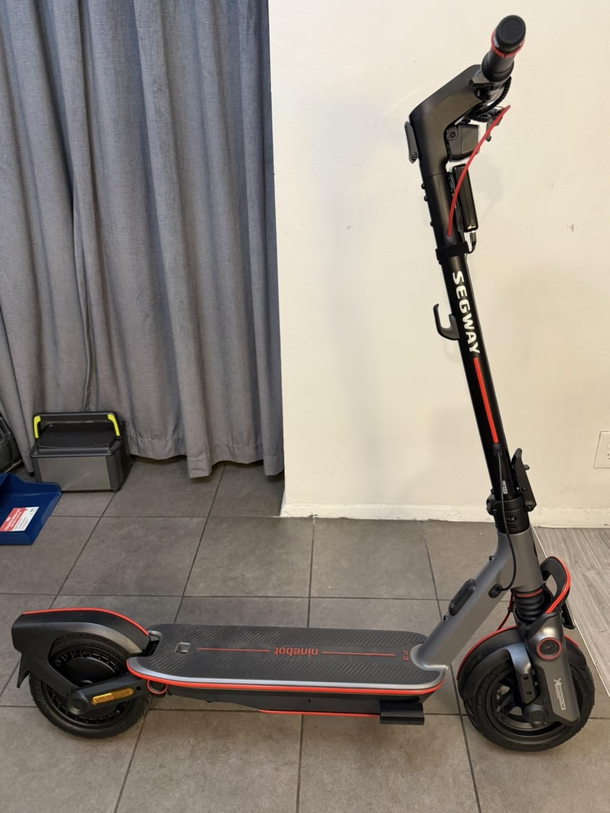 Segway Ninebot F3 Electric Scooter, Up to 20 MPH, 44-Mile Range, Self-Sealing Tubeless Tires, Front Hydraulic & Rear Elastomer Suspension, UL2271 2272 Certified customer photo 2