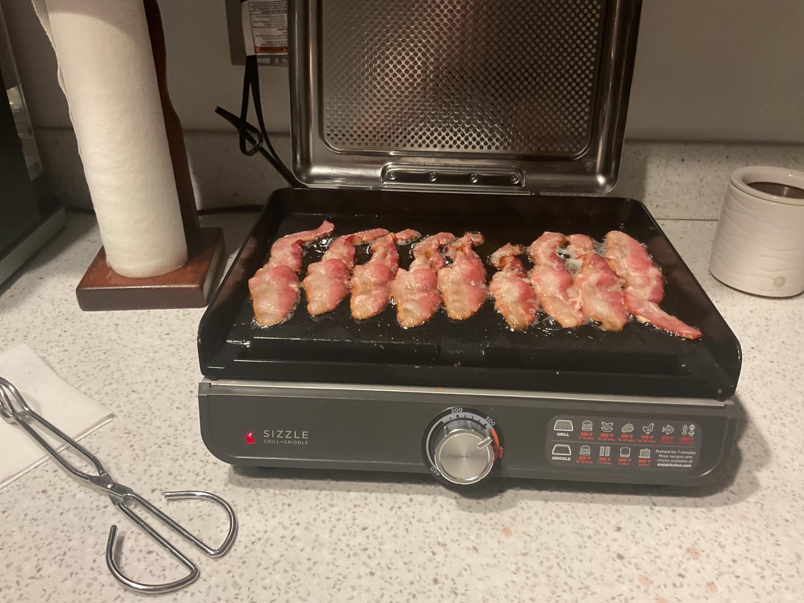 Ninja Sizzle Pro XL 20'' Indoor Griddle & Grill, Silver, GX101 | 40% larger cooking surface, ProTemp IQ edge-to-edge heat, ceramic nonstick plates, detachable ventilated lid, grease control customer photo 1