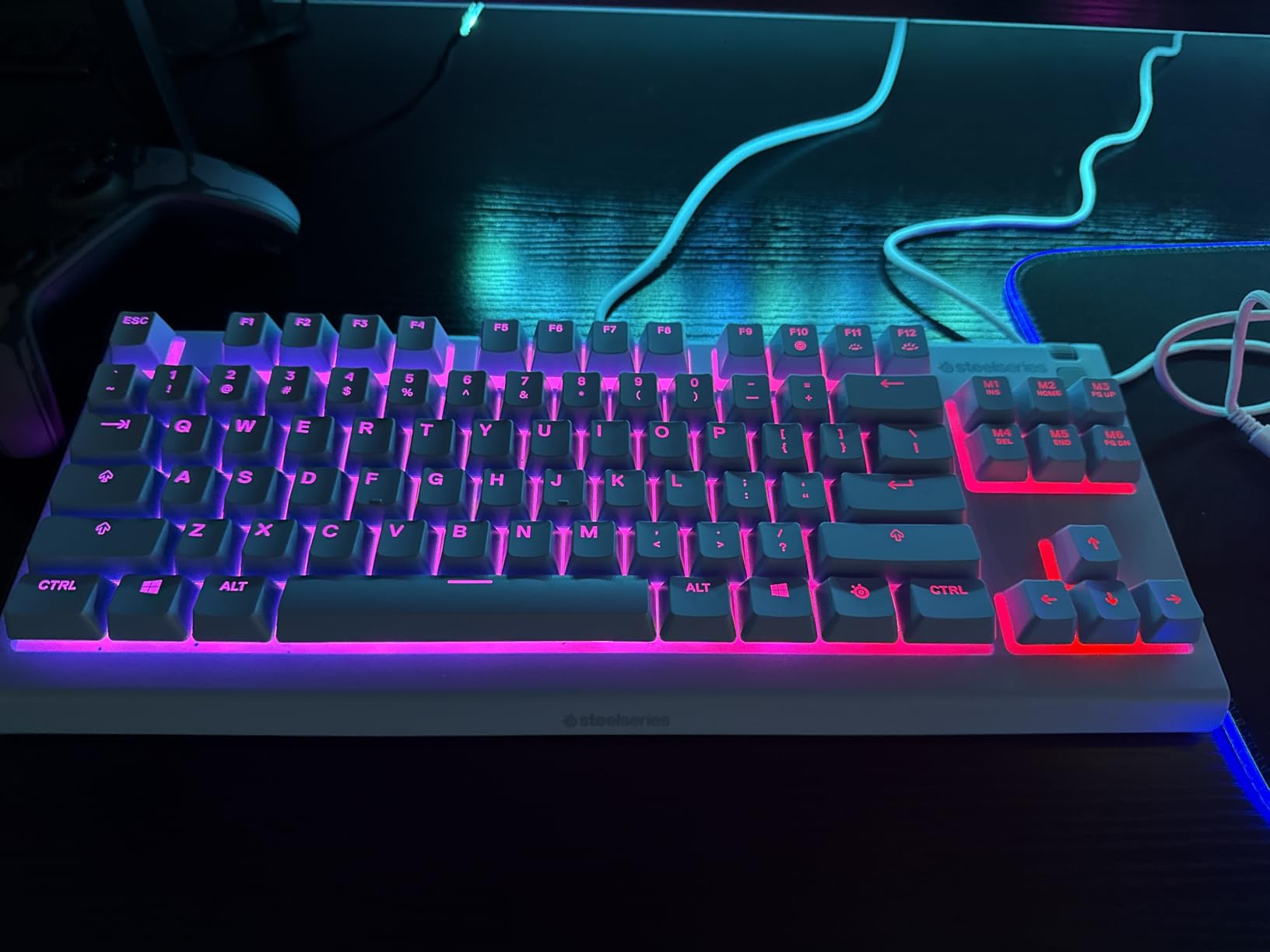 SteelSeries Apex 3 TKL White RGB Gaming Keyboard - Tenkeyless Compact Form Factor - 8-Zone RGB Illumination - Water and Dust Resistant - Whisper-Quiet Gaming Switch customer photo 1