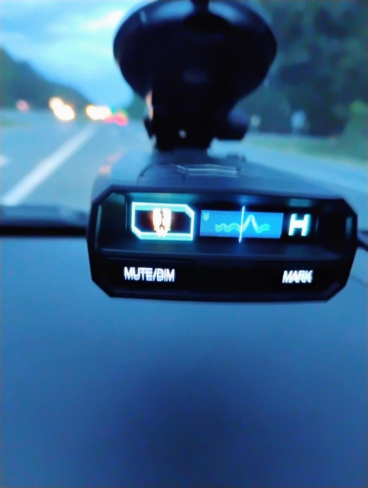 Uniden R4W (new Model) Extreme Long-Range Laser/Radar Detector, Record Shattering Performance, 360° Awareness, Built-in GPS, Wi-Fi, Bluetooth, Voice Alerts, Red Light & Speed Cameras, R/TACH App customer photo 1