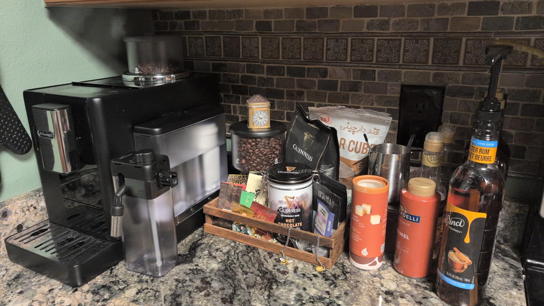 De'Longhi Rivelia Automatic Espresso Machine, Milk Frother, Black | Removable Bean Hoppers, 18 One-Touch Recipes, Milk Frother, 4 Unique Colors customer photo 2