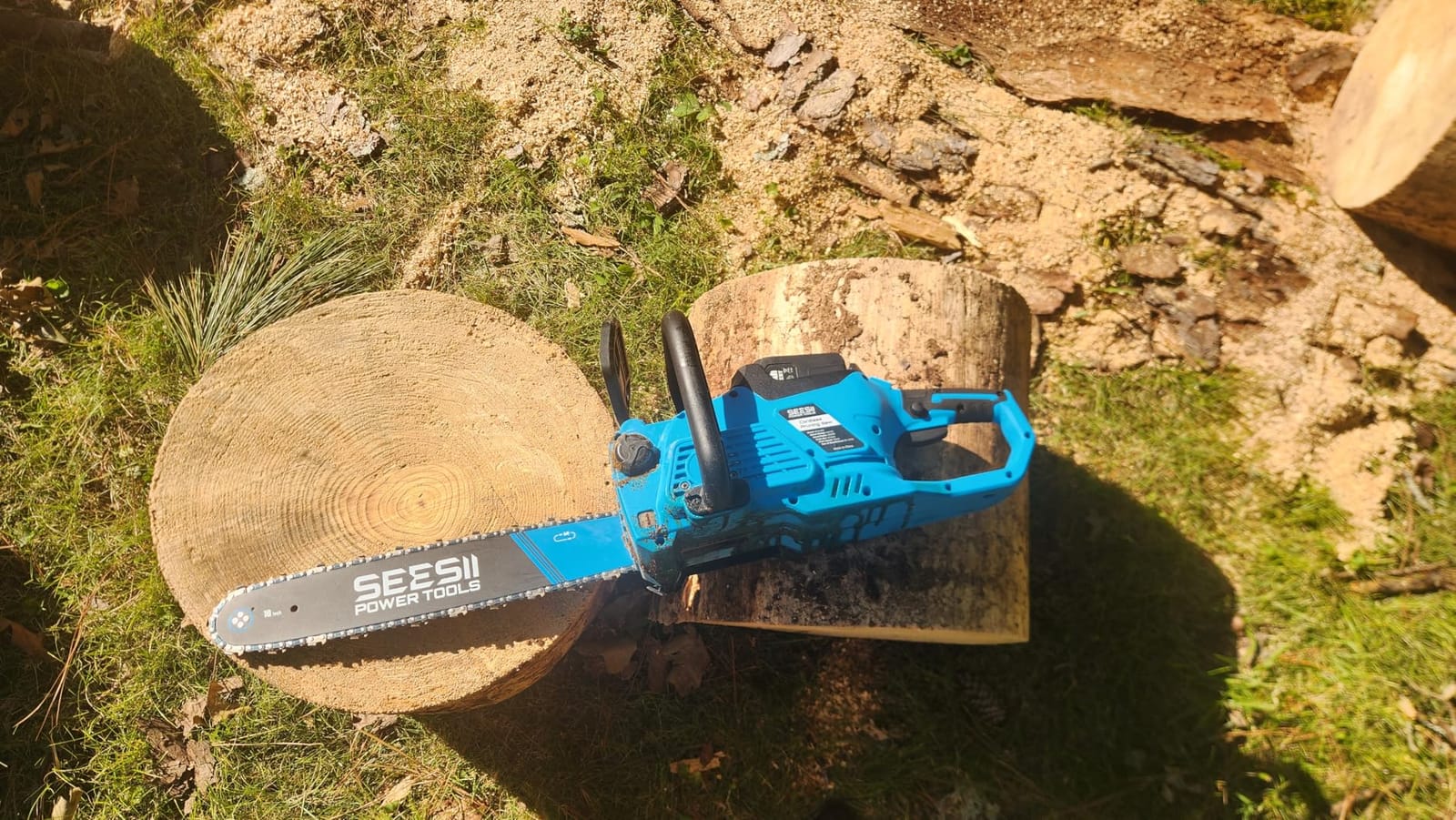 SEESII 40V 16-Inch Cordless Electric Chainsaw, 2000W Brushless Chain Saw | 2×40v 4000mAh Batteries & Chargers, Auto Oiler, Battery Powered Chain Saw for Tree Trimming, Wood Cutting, Yard Work customer photo 2