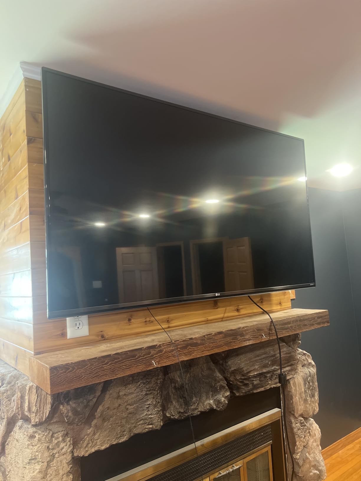 monTEK Heavy Duty Full Motion TV Wall Mount for 60-120 Inch Extra Large TVs | Holds 265 lb, 4X load tested; 27.7 in extension, +/-60° swivel and tilt; max VESA 900x600, fits 12-24 in wood studs customer photo 2
