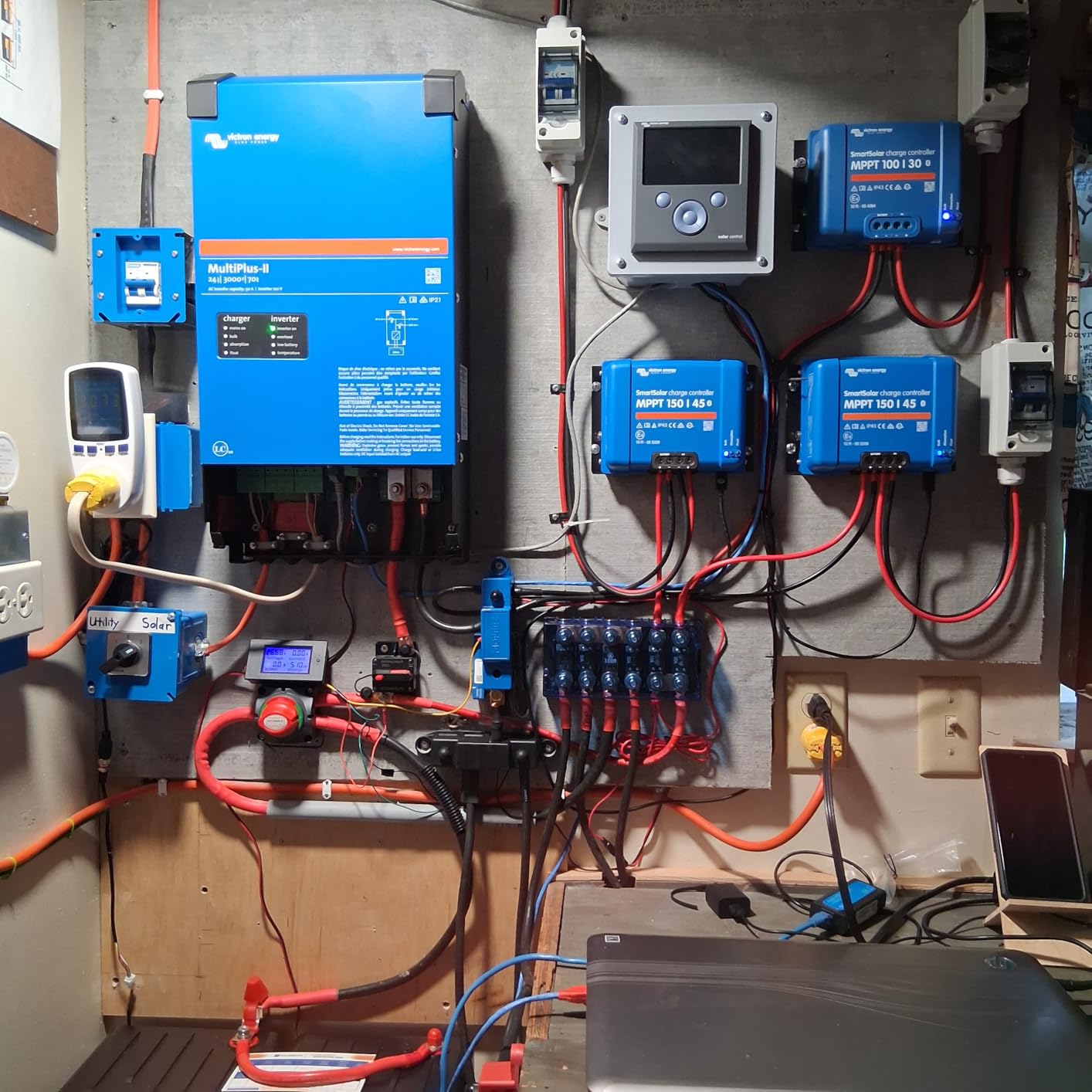 12V 600Ah LiFePO4 Lithium Battery Built-in 200A BMS | 15000+ Deep Cycle 7200Wh Low Temp Protection IP65 Waterproof for Marine, RV, Solar System, Off Grid, Home Energy Storage customer photo 1