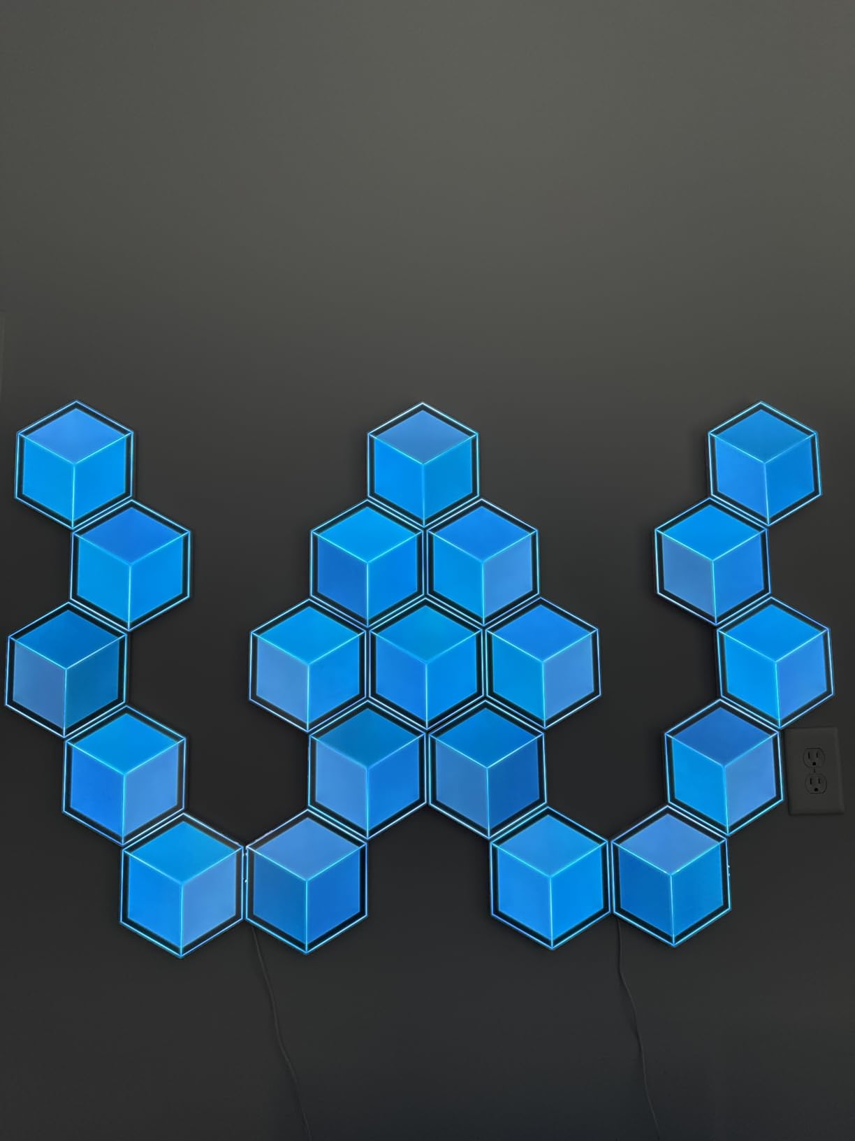 Glide Hexagon Light Panels Ultra, RGBIC 3D Wall Lights with DIY | 60 Scenes and 129 Lamp Beads, Upgraded Gaming Light for Gaming Room, Compatible with Alexa, 10 Pack Meteor Gray customer photo 1