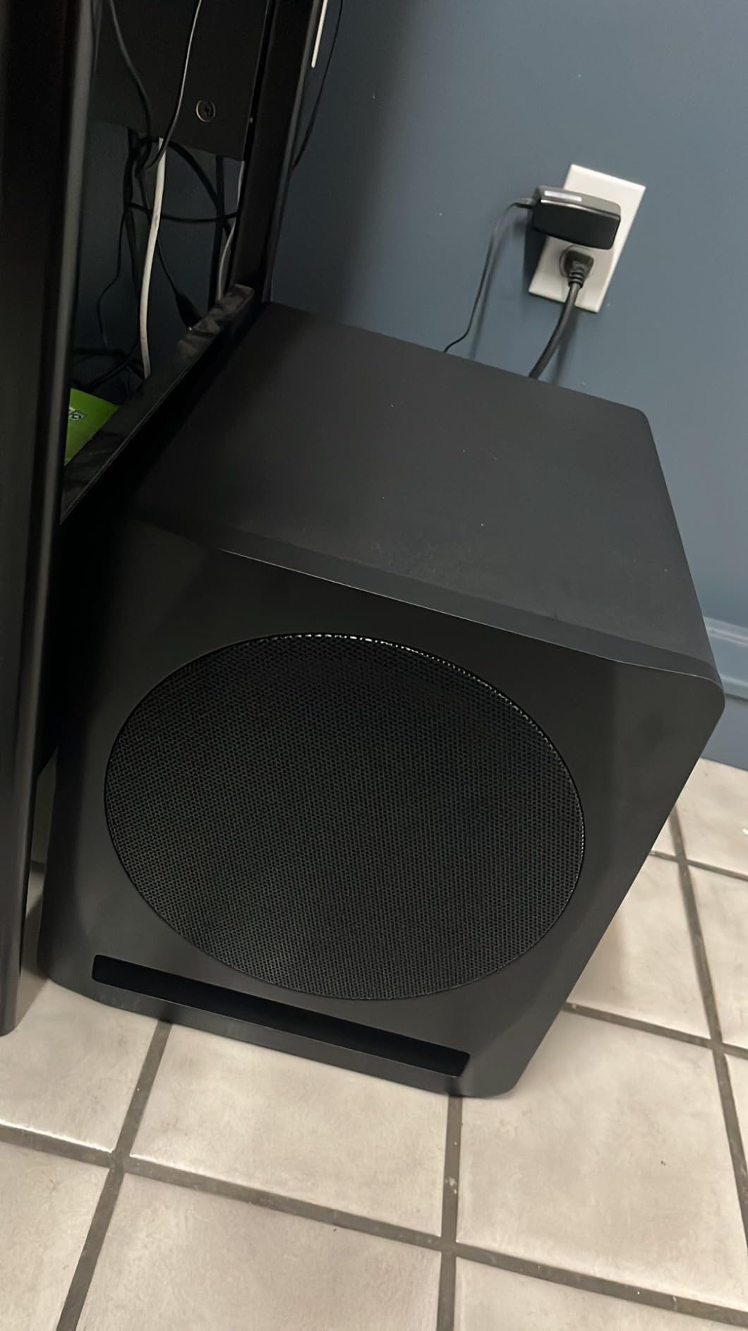 Rockville APM10D Active Studio Subwoofer in Dark Wood, 10