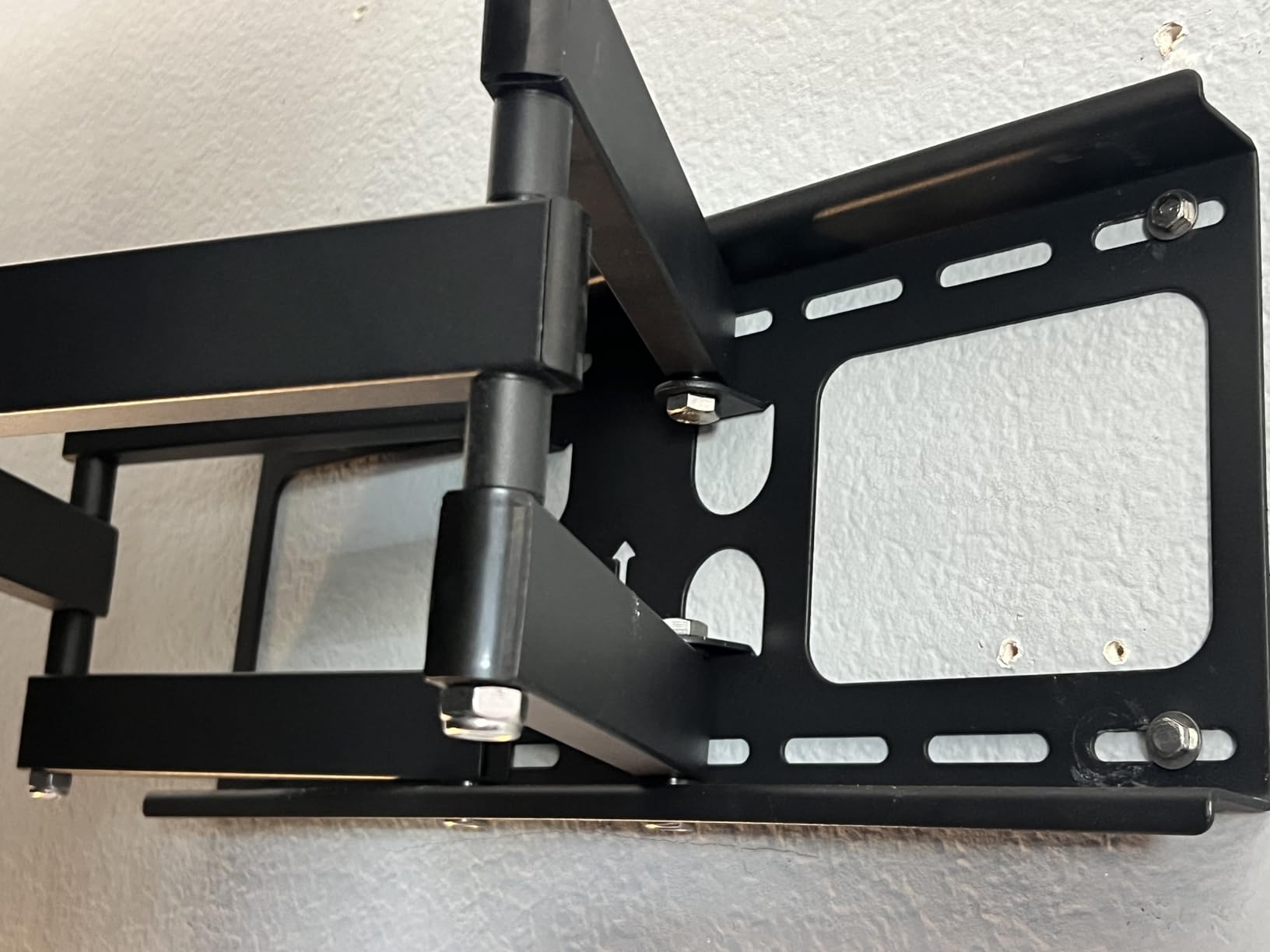 VIVO Outdoor Full Motion TV Wall Mount for 37 to 80 inch Screens, Articulating Bracket Holds up to 110 lbs, Max VESA 600x400, Black, MOUNT-TV80WP customer photo 1
