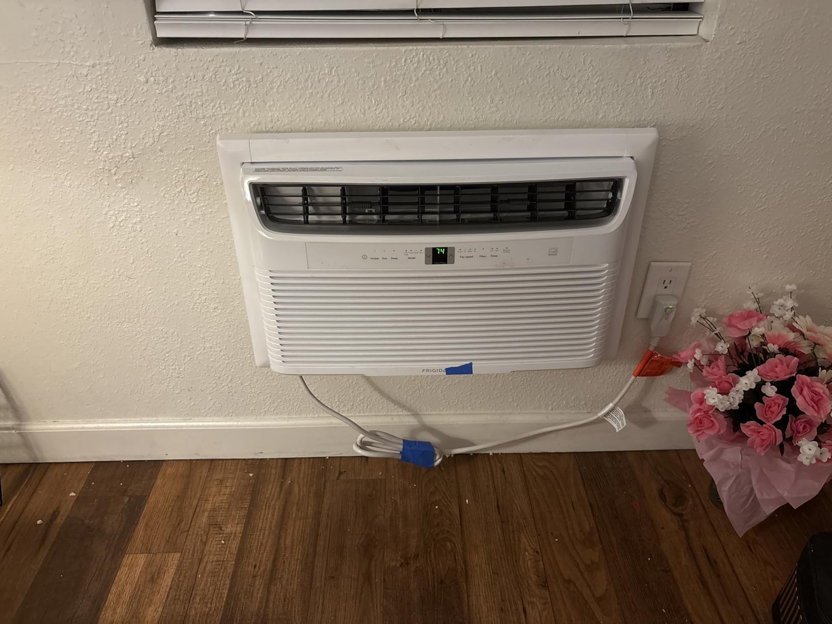 Frigidaire 12000 BTU Wall Air Conditioner with Dehumidifier, Remote Control, 115V Fan, Quiet Energy Efficient, Wall Mounted, for Home Cooling, Cools Rooms Up To 550 Sq Ft customer photo 1