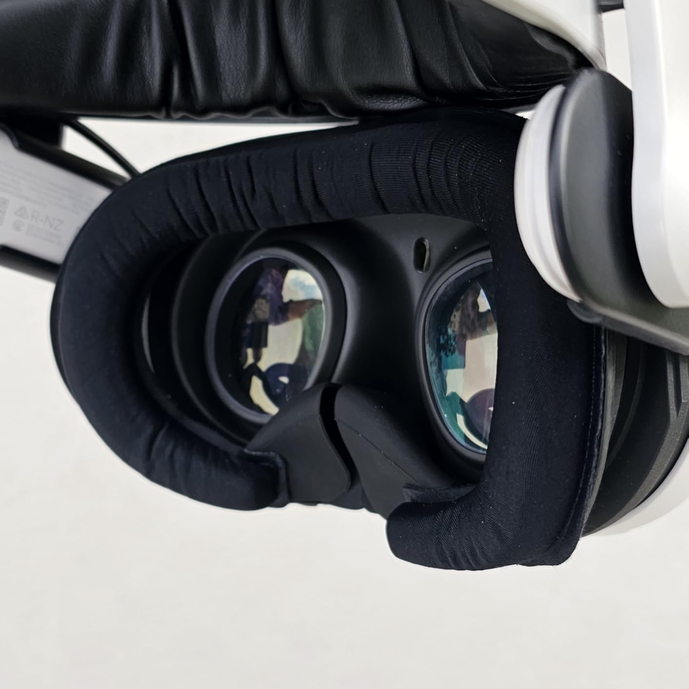 Globular Cluster F3 V3 Magnetic Facial Interface for Quest 3 | Flexible and Adaptive Frame with Multi-Material Pads, Not Compatible with Quest 3S or Official Charging Dock customer photo 1
