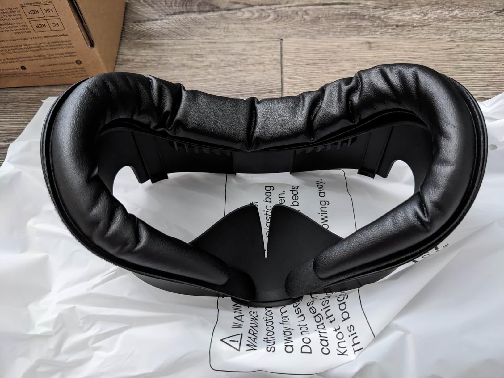 KIWI design V3 Facial Interface Only for Quest 3, 2 Skin-Friendly Face Pads | 16 Vent Holes for Superior Breathability, Unique L-Shaped Bracket Minimizes Light Leakage, VR Accessories Fit Quest 3(Not 3S) customer photo 2