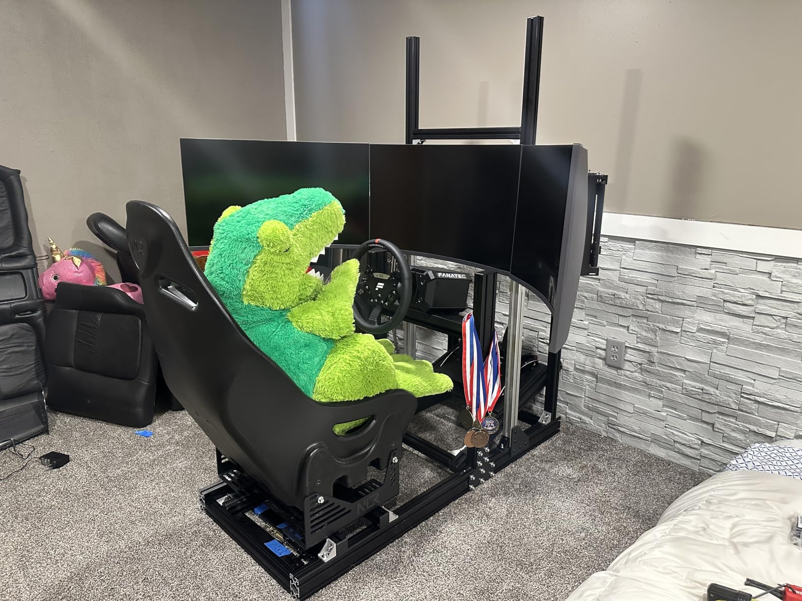 Aluminum Profile 8040 Cockpit Triple Monitor Stand for Sim Racing customer photo 2