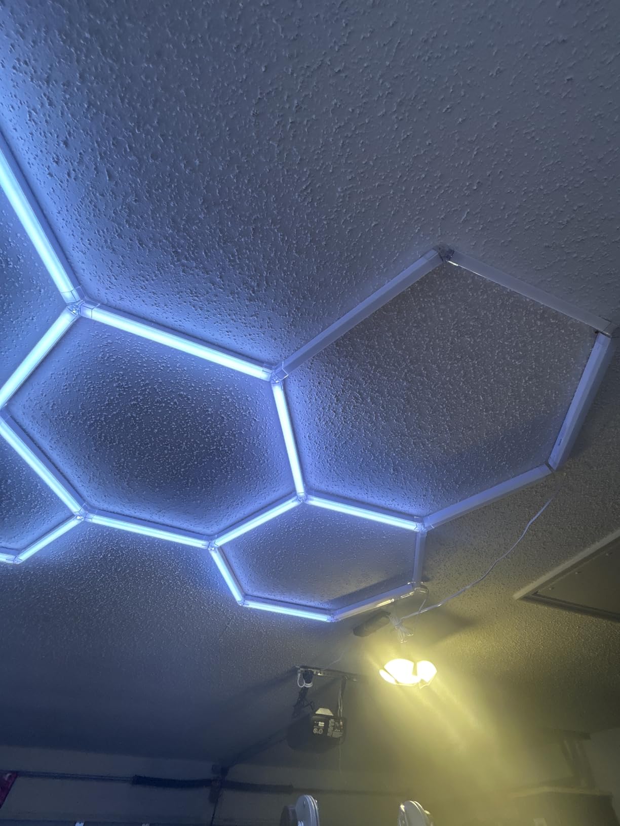RGB Hexagon Garage Lights, Music Sync LED Hexagon Lights for Gaming Room, Smart App & Remote Control, DIY Honeycomb Ceiling Light for Studio Gym Basement Deco customer photo 2