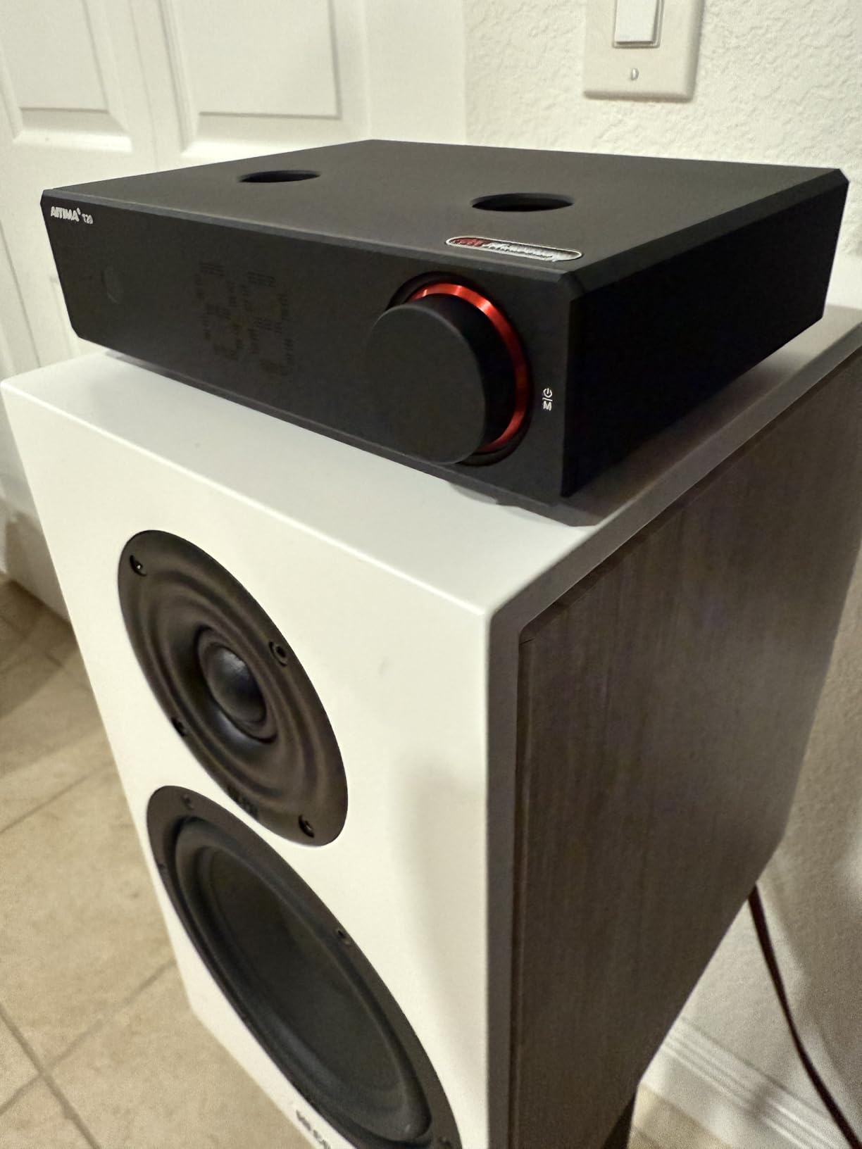 AIYIMA T20 Fully Balanced ECC83 Tube Preamplifier for Home Audio, XLR/RCA | 12V Trigger, & Swappable Op-Amp LME49720 & OPA1612, Digital Display, Remote, HiFi Preamp for 2/2.1 Theater Setup & D20 A20 series customer photo 1