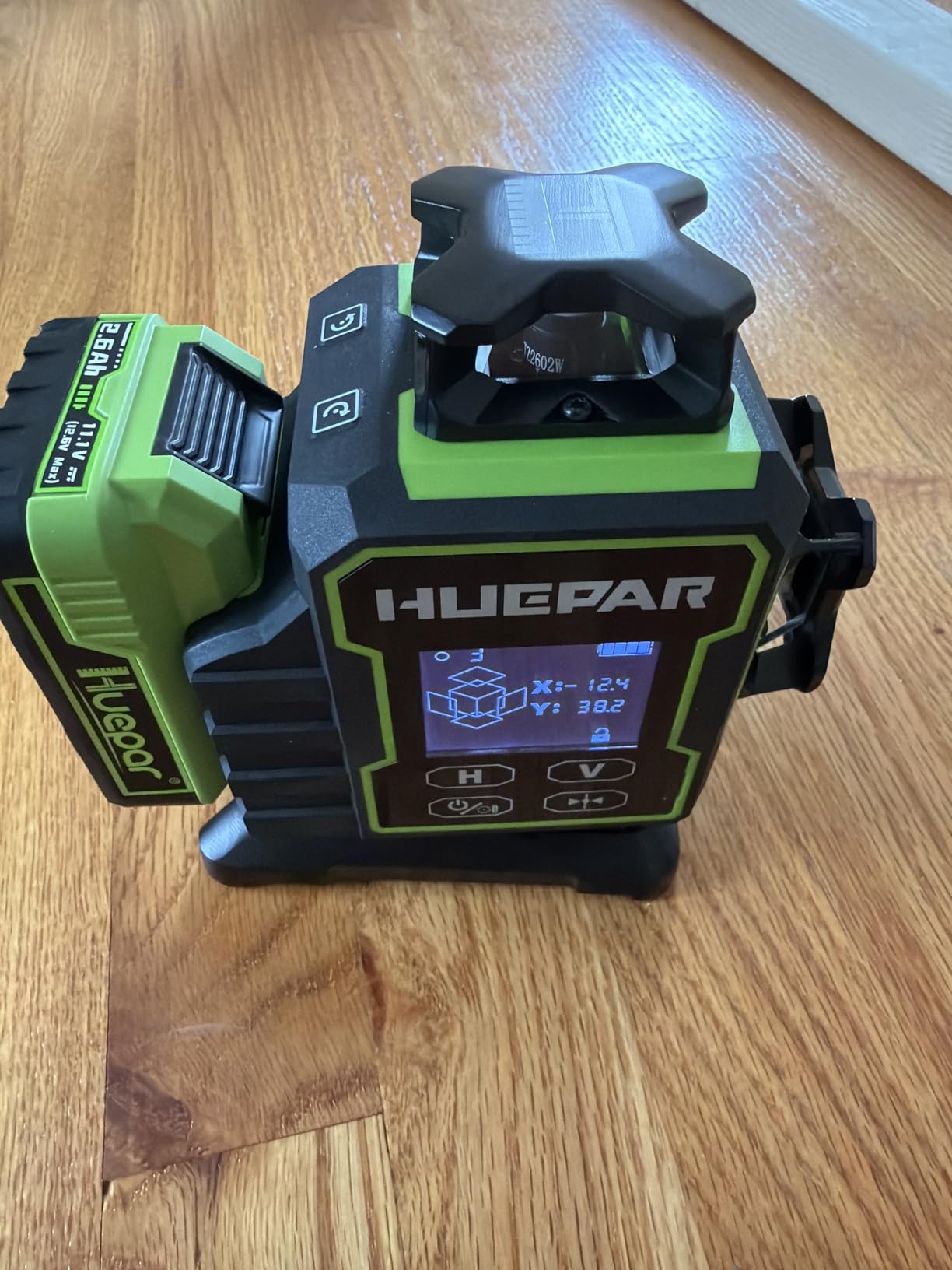 Huepar W04CG 4D Laser Level with Receiver for Outdoor or Longer Distance Use, Up to 400 ft, 4x360° Self Leveling Green Lazer Leveler Tool for Construction, Tiling, Framing, Drop Ceiling, Floor etc. customer photo 1