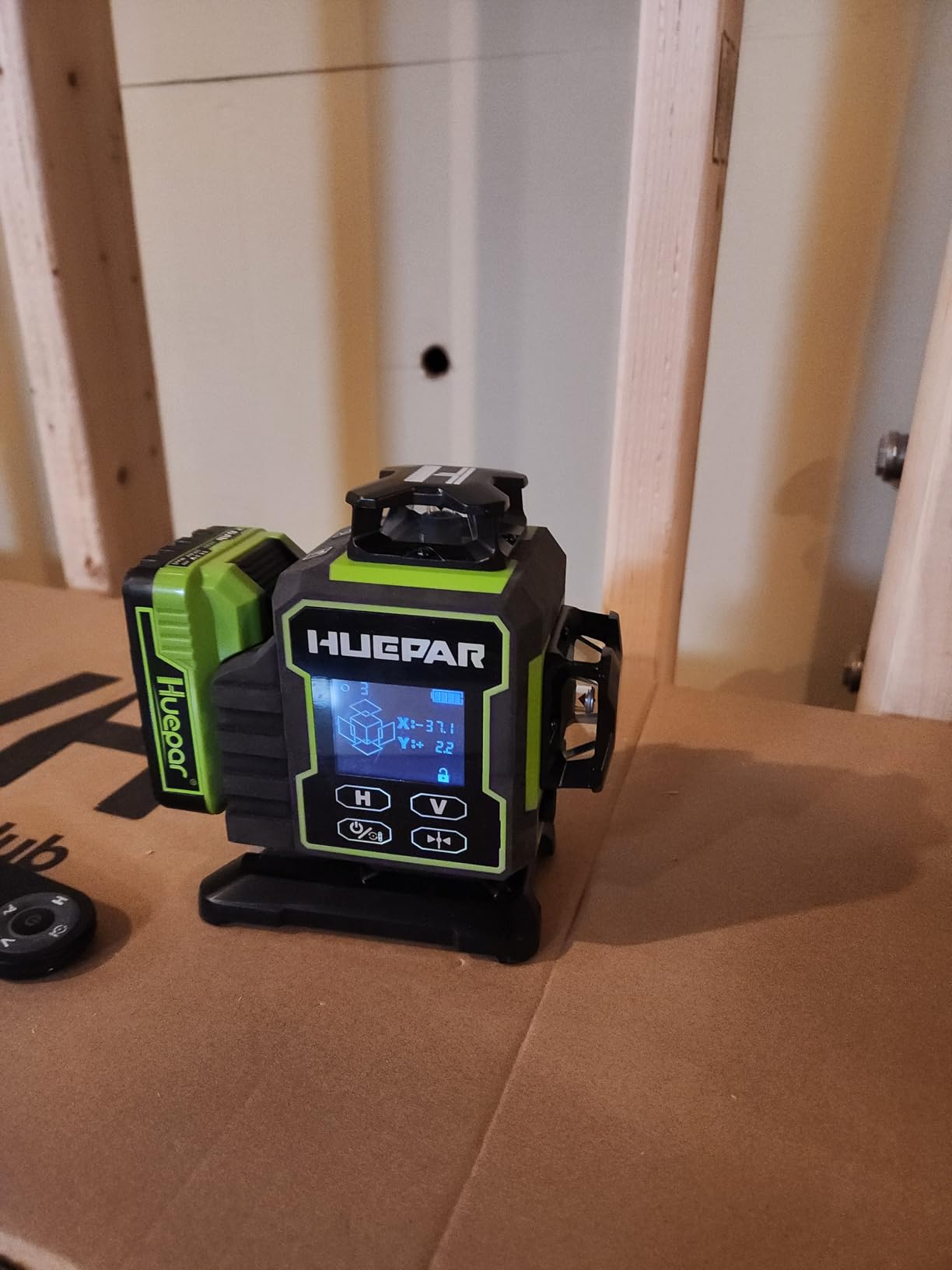 Huepar W04CG 4D Laser Level with Receiver for Outdoor or Longer Distance Use, Up to 400 ft, 4x360° Self Leveling Green Lazer Leveler Tool for Construction, Tiling, Framing, Drop Ceiling, Floor etc. customer photo 2