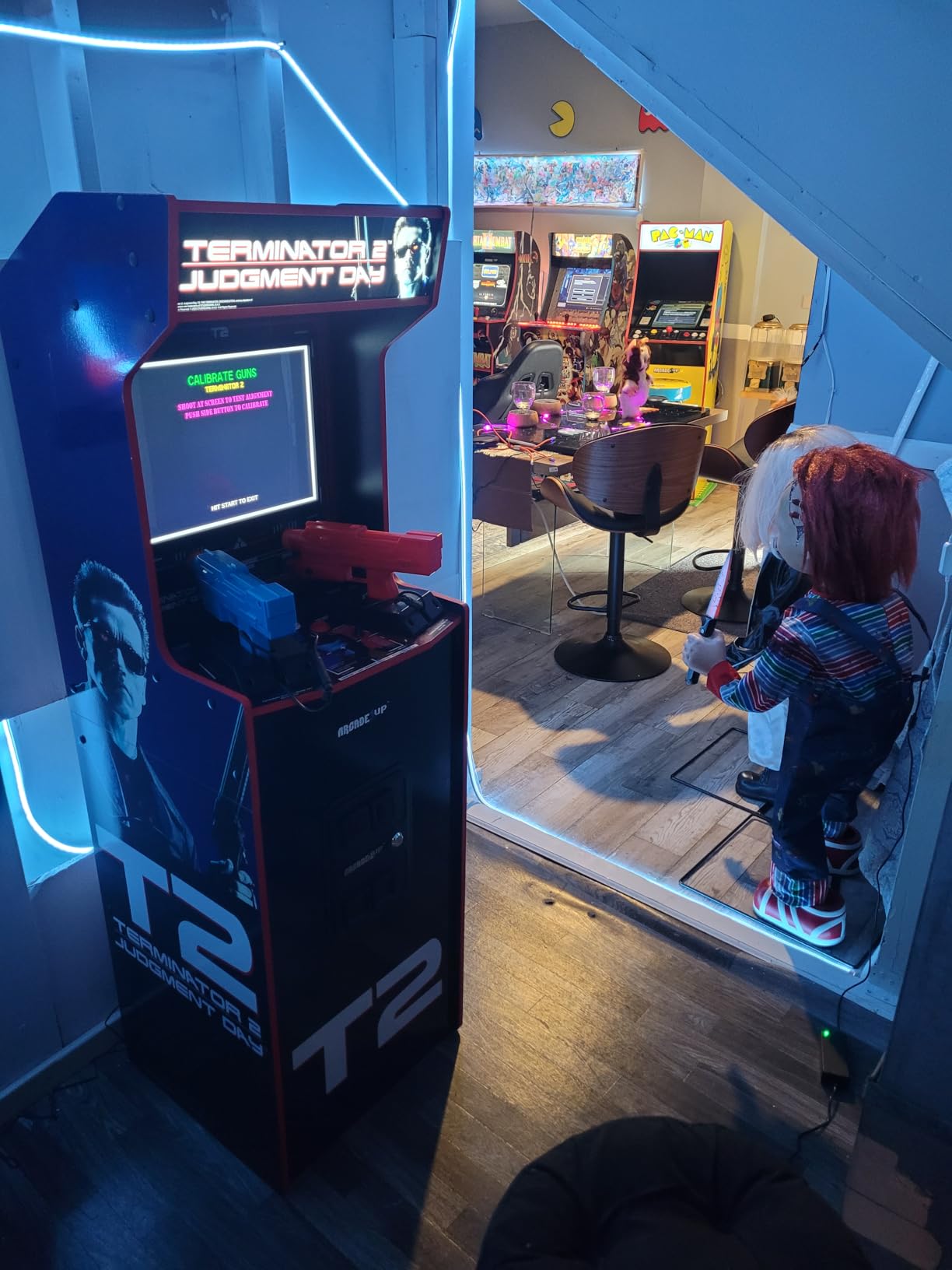 Arcade1Up Terminator 2 Deluxe Arcade Machine with Real-Feel Arcade Guns | 17-Inch BOE Color Monitor, Dual Speakers and Wi-Fi Online Leaderboards, 5-Foot Tall customer photo 2