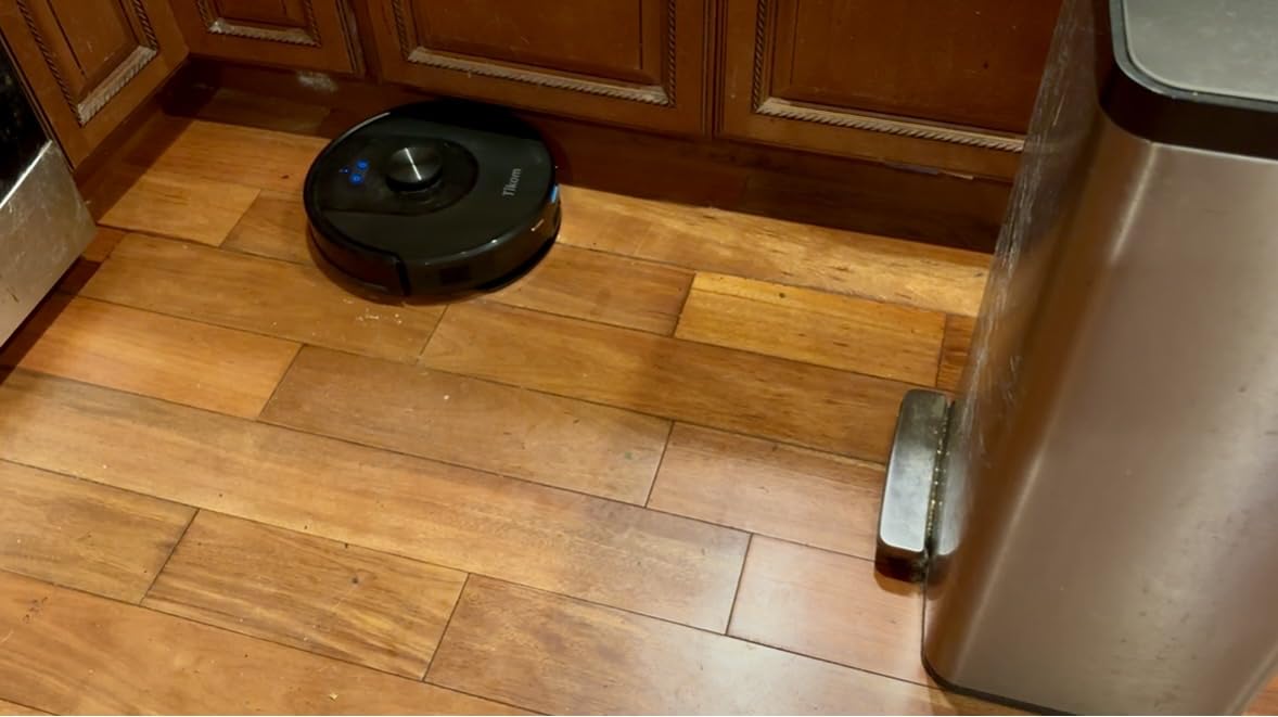 Tikom Robot Vacuum and Mop, Robotic Vacuum Cleaner with Self-Emptying Base | 6000Pa, 90 Days Capacity, LiDAR Navigation, Home Mapping, Ideal for Pet Hair, Hard Floors, Carpet (L8000 Plus) customer photo 2