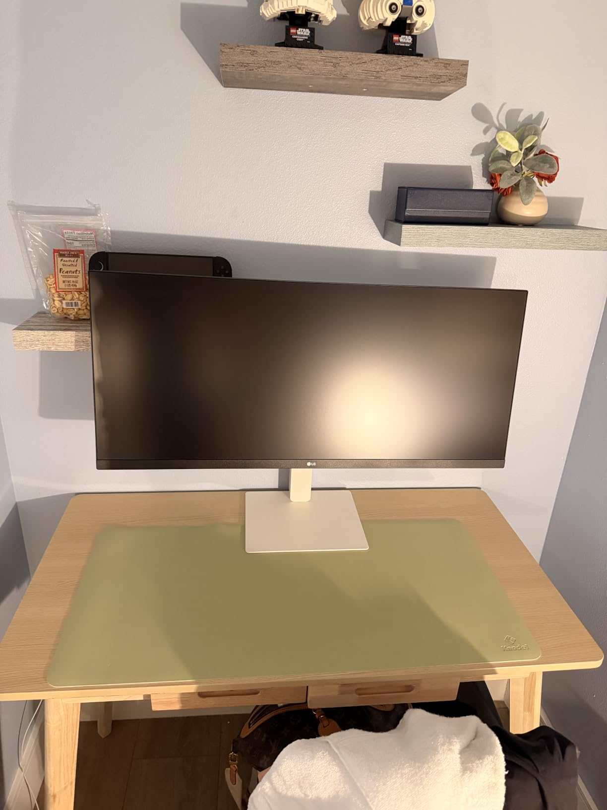 LG 34U530A-W 34-inch UltraWide WFHD (2560 x 1080) IPS Wide Computer Monitor, 100Hz, VESA DisplayHDR 400, HDMI, DisplayPort, USB Type-C, Tilt/Height/Swivel Stand, White customer photo 1