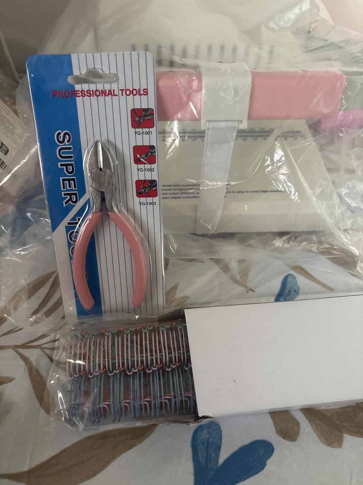 MAKEASY Binding Machine Hole Pitch 2:1 - Portable Book Binding Kit with 10PCS 5/8'' Binding Wires & Plier, for DIY Notebooks, Albums, Journals, and Calendars - Circle Holes, 20 Sheet Punch Capacity customer photo 2