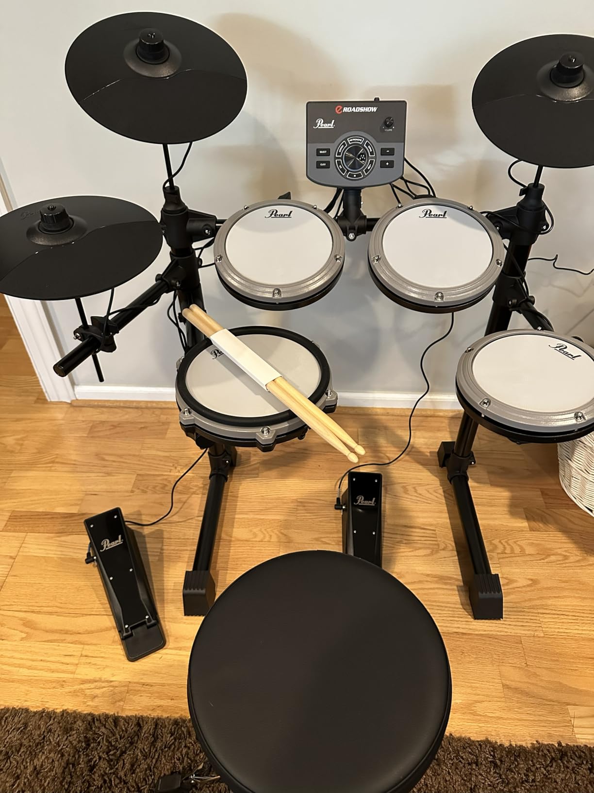 Pearl ERS1000 eRoadshow Electronic Drum Set, Complete Kit with Four Quiet Mesh Pads, Two Pedal Controllers, Cymbal Pads, Throne, Drum Rack, Headphones, and Sticks customer photo 1