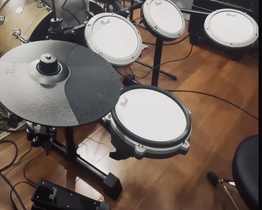 Pearl ERS1000 eRoadshow Electronic Drum Set, Complete Kit with Four Quiet Mesh Pads, Two Pedal Controllers, Cymbal Pads, Throne, Drum Rack, Headphones, and Sticks customer photo 2