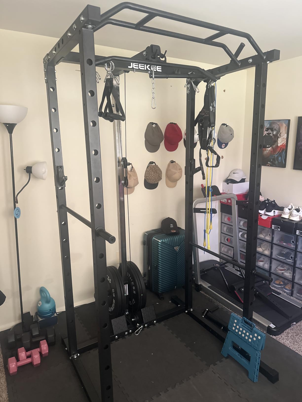 JEEKEE Power Rack with LAT Pulldown, 2000LBS Power Cage with Cable System, Multi-Function Squat Rack with J-Hooks, Safety Bars, Landmine, Pull Up Bar & Attachments for Home Gym Strength Training, Black customer photo 1