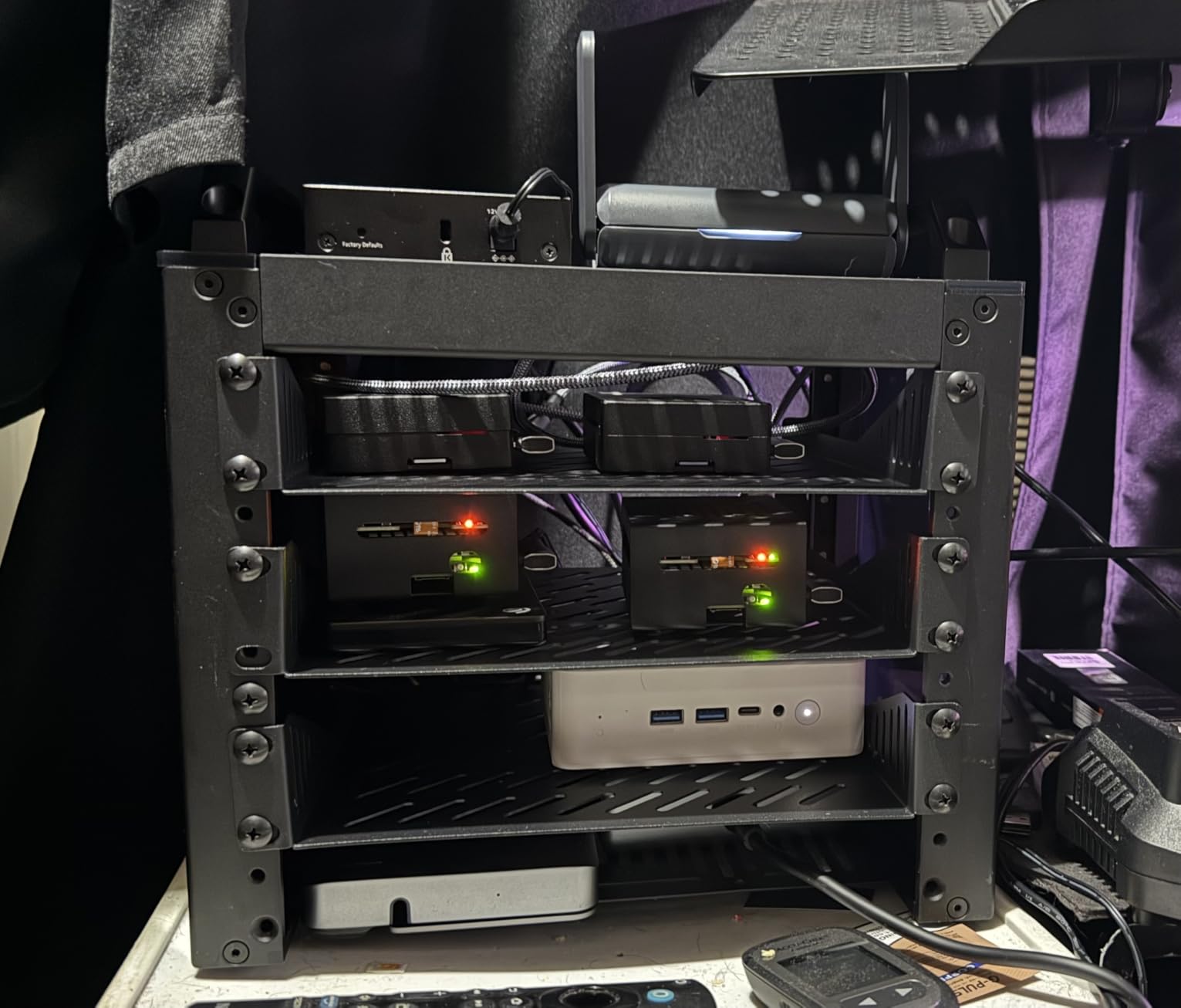 GeeekPi 4U Server Rack, 10 inch Mini Network Rack for Network, Servers, Audio, and Video Equipment, DeskPi RackMate T0 Rackmount, 7.87 inch Depth customer photo 1