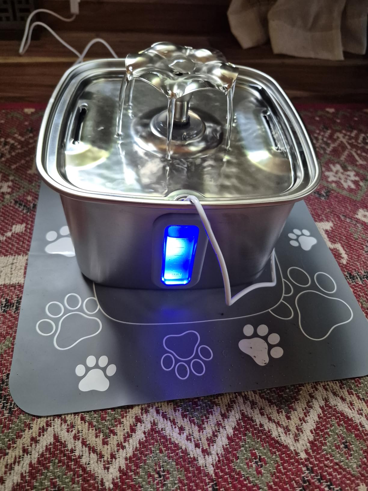 Veken Innovation Award Winner Stainless Steel Cat Water Fountain, 108oz | Automatic Pet Fountain Dog Water Dispenser with 3 Replacement Filters & Silicone Mat, Gifts for Cats, Dogs (Silver) customer photo 1