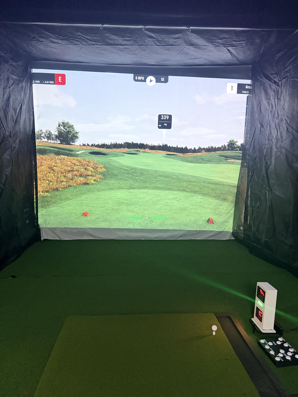 Uneekor EYE MINI CORE Golf Launch Monitor & Simulator, 15 Ball Data Points, Near-Zero Latency, Works with GSPro, TGC19 & E6 customer photo 2