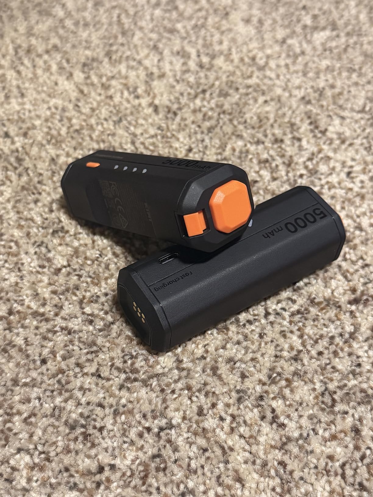 KIWI design P5000 Power Bank, 2 Pack 5000mah Battery for Quest 3/3S/2/Pro | VR Accessories, 20W Fast Charging, Suitable for All Type-C Devices, Easy Swap customer photo 2