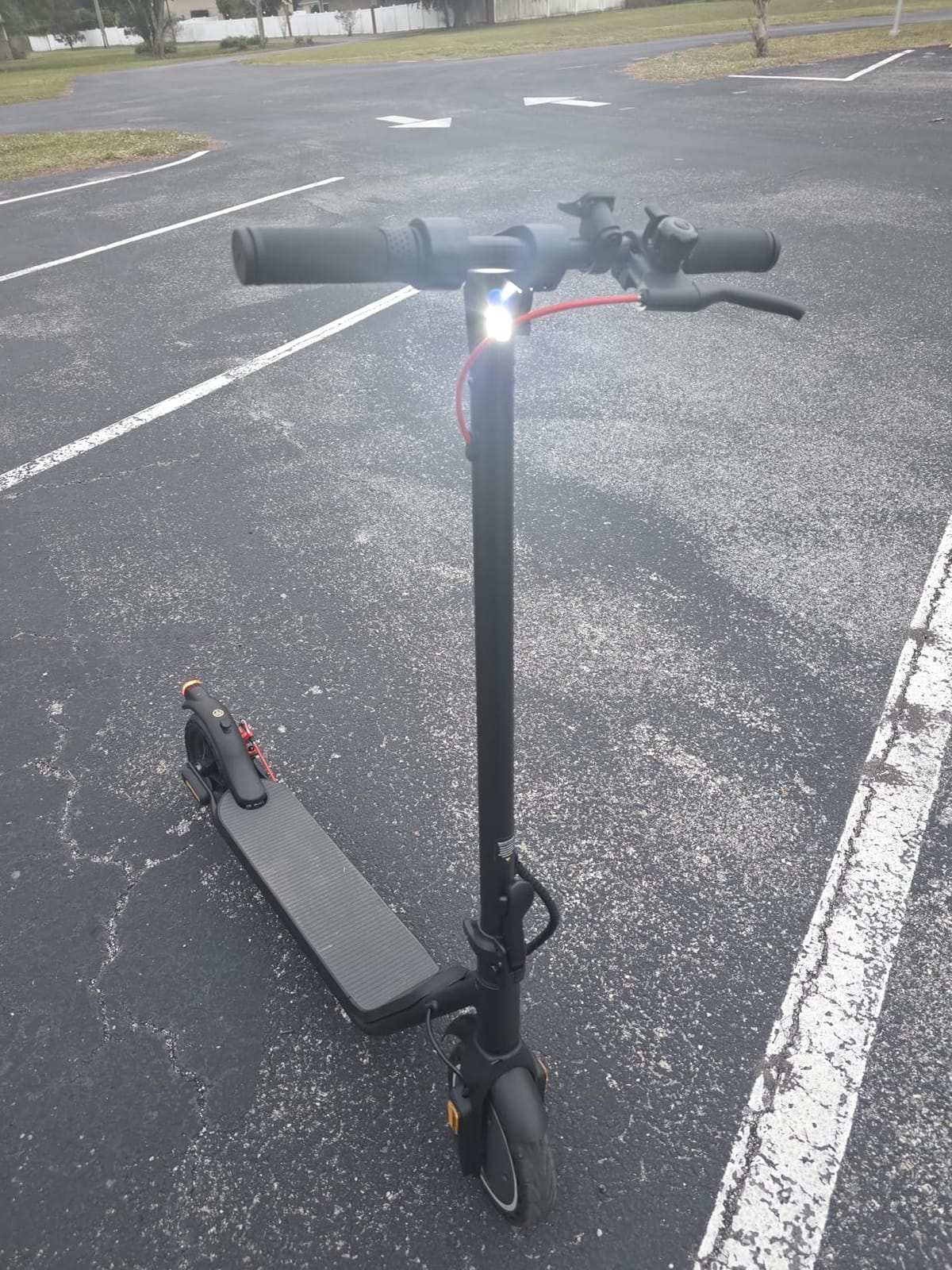 INVANTI E20 Adult Electric Scooter with Smart APP, Max 19 Miles & 18 MPH, 350W Motor, 8.5