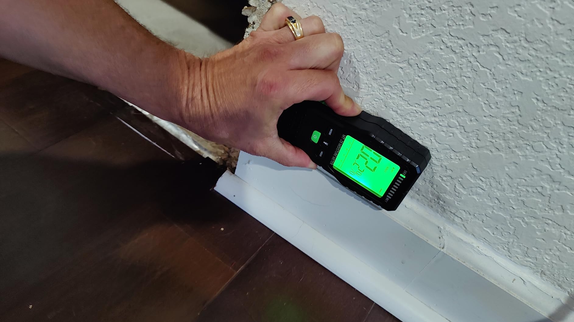 Pinless & Pin-Type Moisture Meter for Wood, Drywall & Concrete | Digital Moisture Tester, Audible Alarm, HOLD Function, Ideal for Firewood, Lumber, Home Inspections customer photo 2