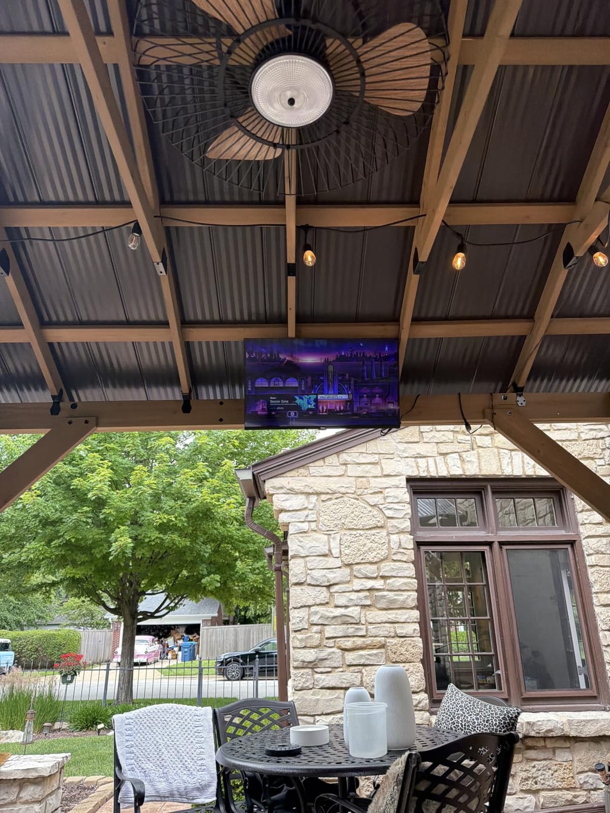 Roku 32-Inch Select Series Smart TV 2026-1080p Full HD TV - RokuTV customer photo 1