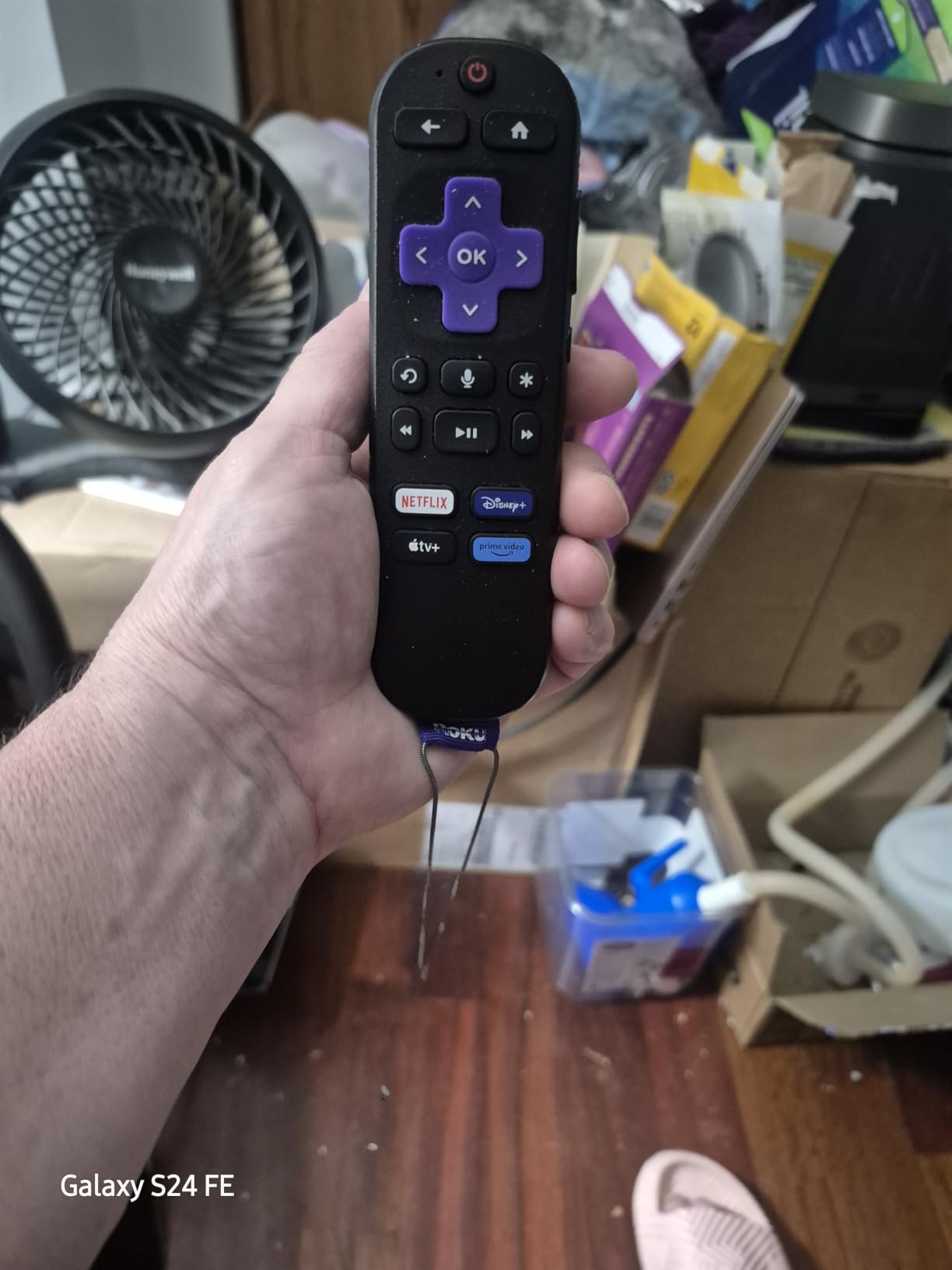 Roku 32-Inch Select Series Smart TV 2026-1080p Full HD TV - RokuTV customer photo 2