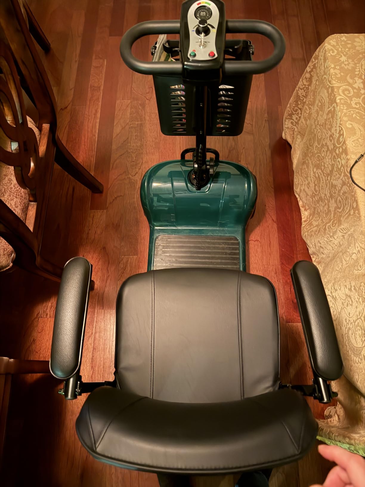 Mobility Scooter,Foldable,300 lbs Capacity,Travel & Daily Commute | Mobility Scooters for Seniors,Quick-Assembly, Features Rotating Seat, 300W Motor, LED Headlight & Storage Basket for Travel customer photo 1