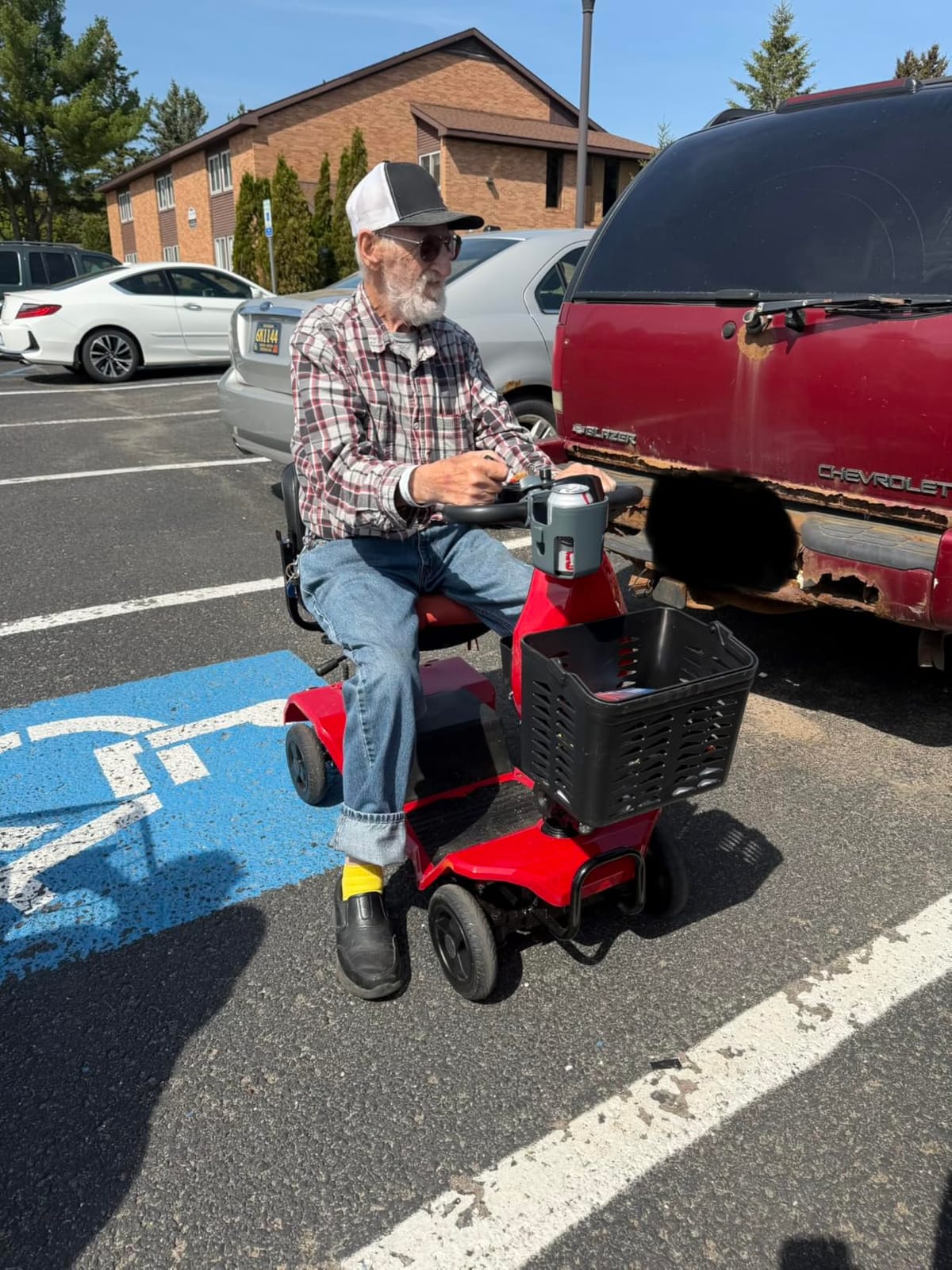 Mobility Scooter,Foldable,300 lbs Capacity,Travel & Daily Commute | Mobility Scooters for Seniors,Quick-Assembly, Features Rotating Seat, 300W Motor, LED Headlight & Storage Basket for Travel customer photo 2