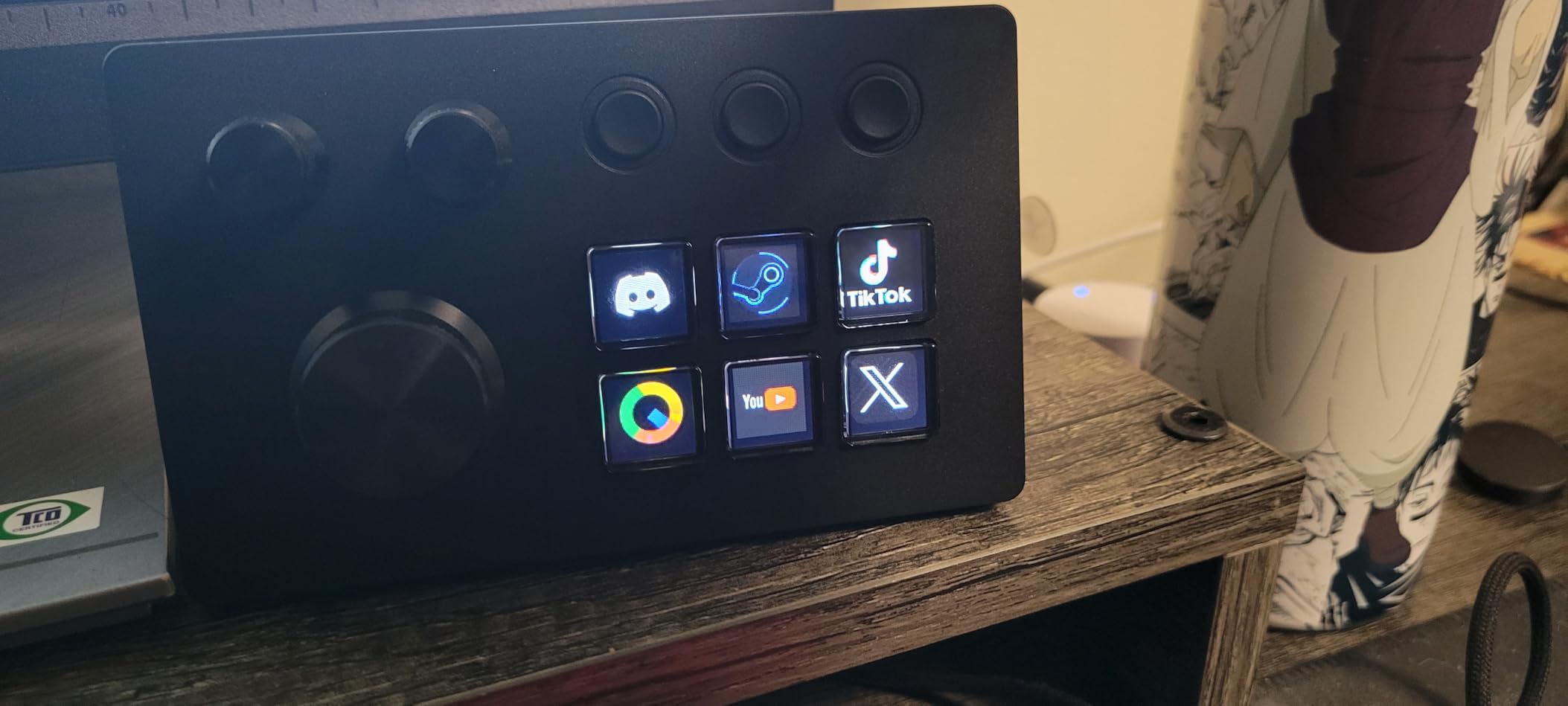ActionRing Stream Controller Deck, Macro Keypad, Gaming Shortcut Keyboard | 6 Customizable Keys and 3 Dials, Trigger Actions for OBS/Twitch/YouTube, Workflow Controller, Compatible with Win/Mac (N3 Black) customer photo 2