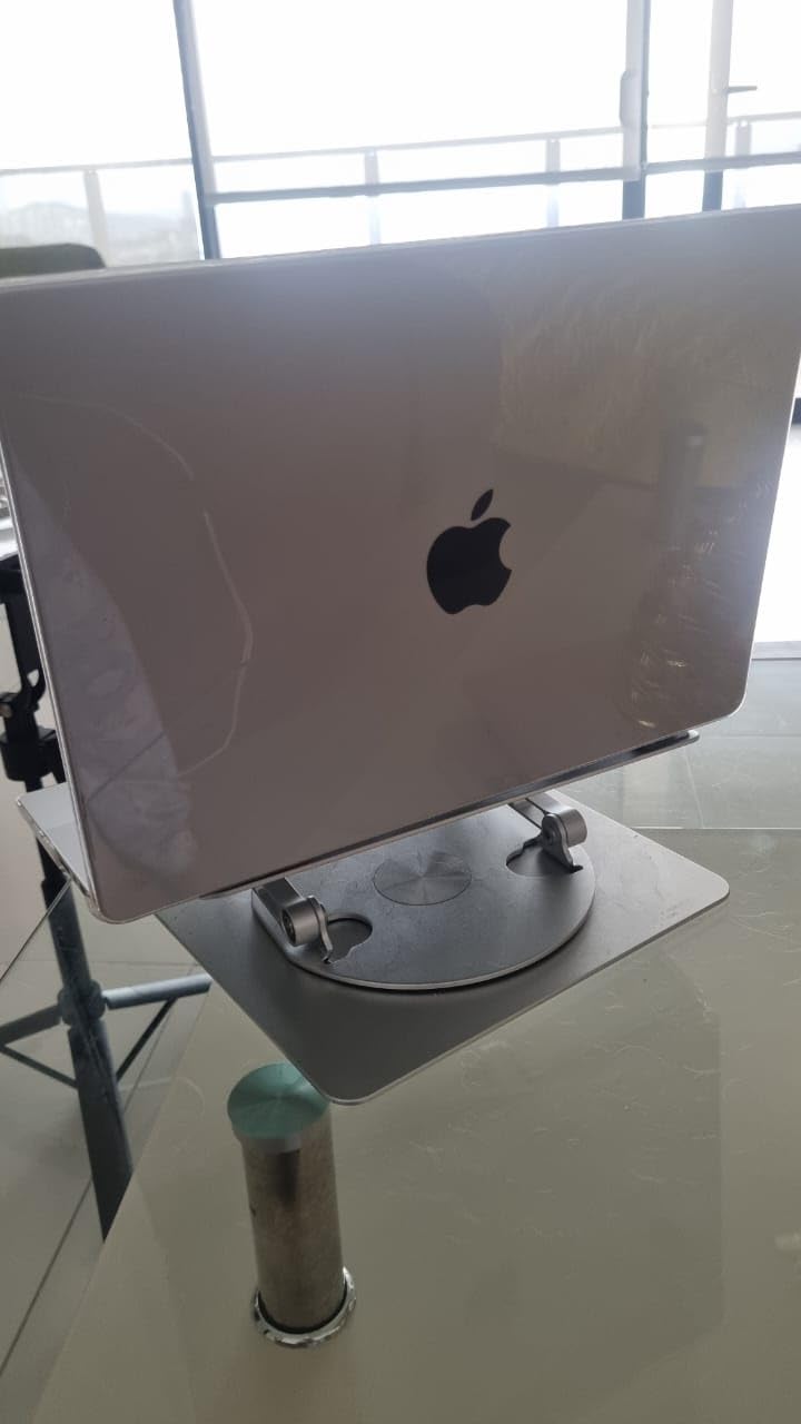 2025 MacBook Pro Laptop with Apple M5 chip with 10-core CPU and 10-core GPU: Built for AI, 14.2-inch Liquid Retina XDR Display, 24GB Unified Memory, 1TB SSD Storage; Space Black customer photo 1