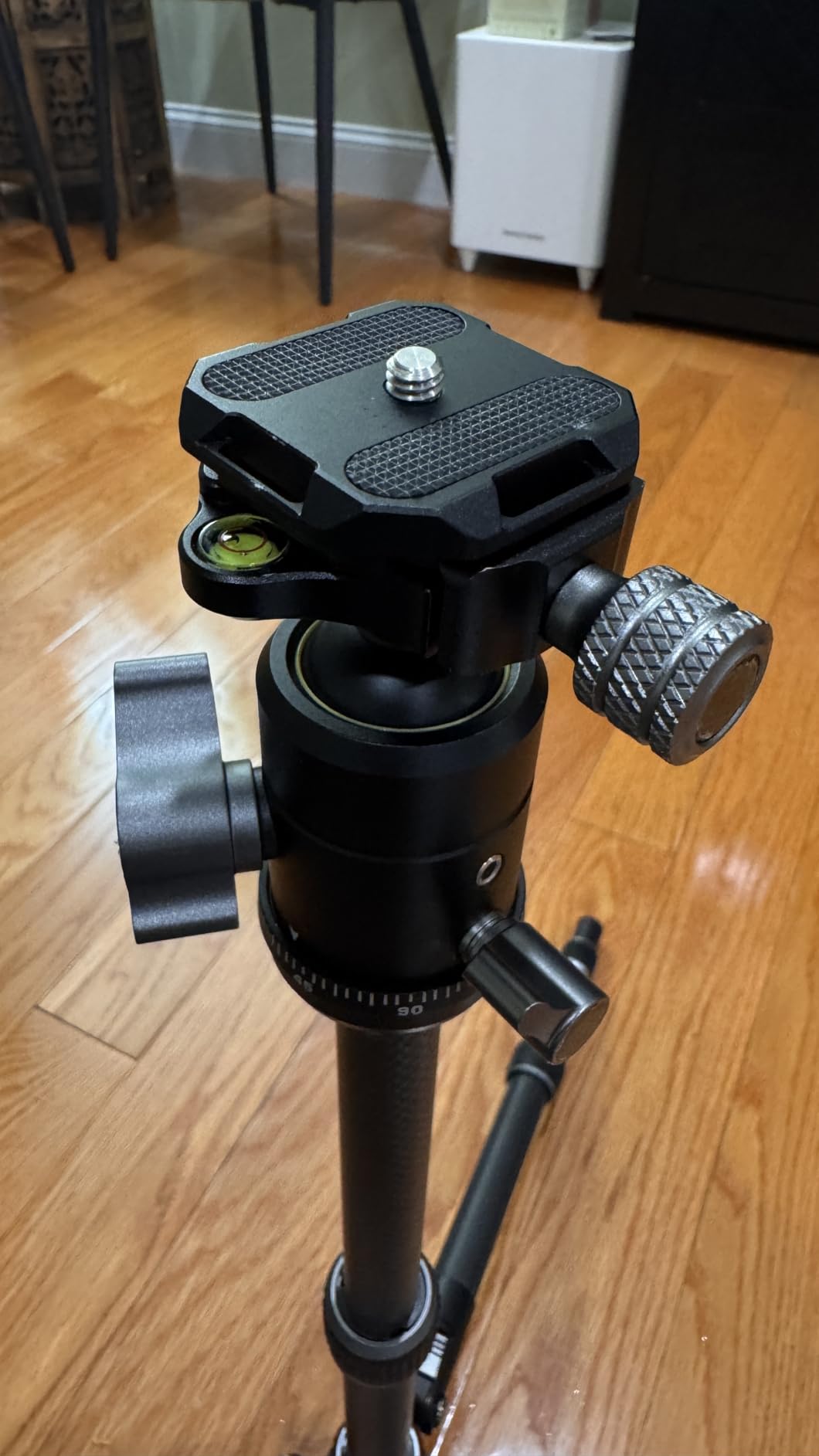 Vanguard VEO 3GO 235CB G2 Lightweight Carbon Fiber Travel Tripod with Ball Head, Smartphone Holder, Bluetooth Remote, and Tripod Bag customer photo 1