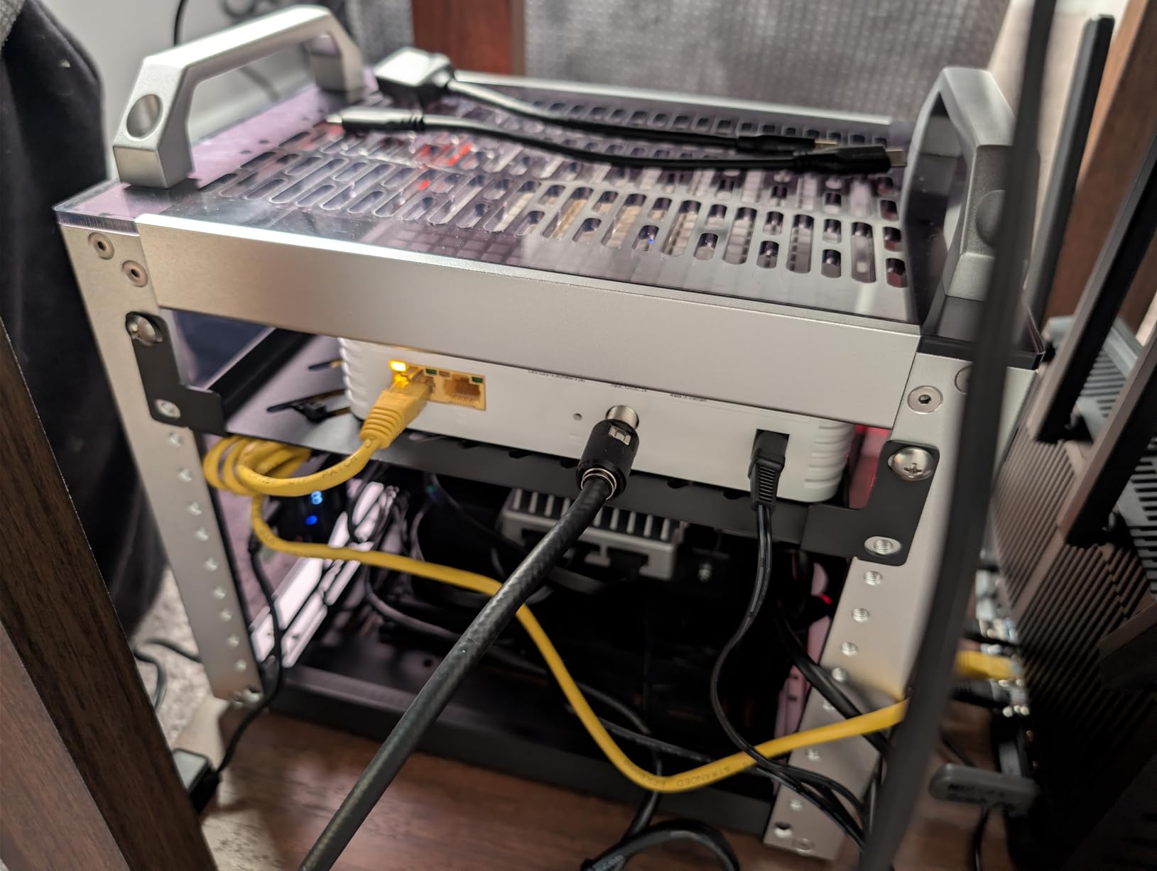 ZimaBoard 2 1664 x86 Home Server, Quad-Core N150, 16GB LPDDR5, 64GB eMMC, PCIe 3.0x4 Expansion, Dual 2.5GbE & Dual SATA3.0, Low-Power 24/7, All-in-One NAS/Router/Docker/Home Lab with ZimaOS customer photo 1