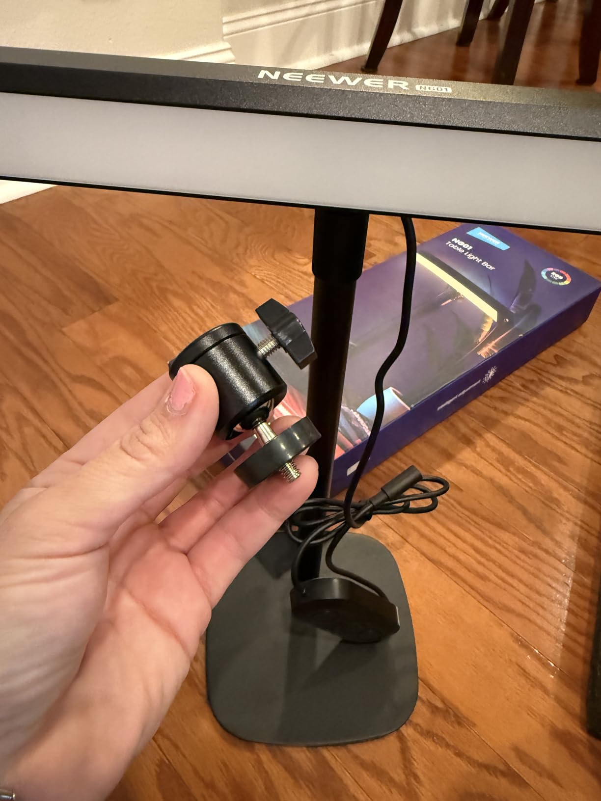 NEEWER Dual Sided RGB LED Streaming Key Light, Smart Desk Lamp Compatible with Alexa Google Assistant for Gaming Video Conference, 16 Million Colors, 2700K-7000K/CRI97+ Studio Tube Lighting, NG01 customer photo 2