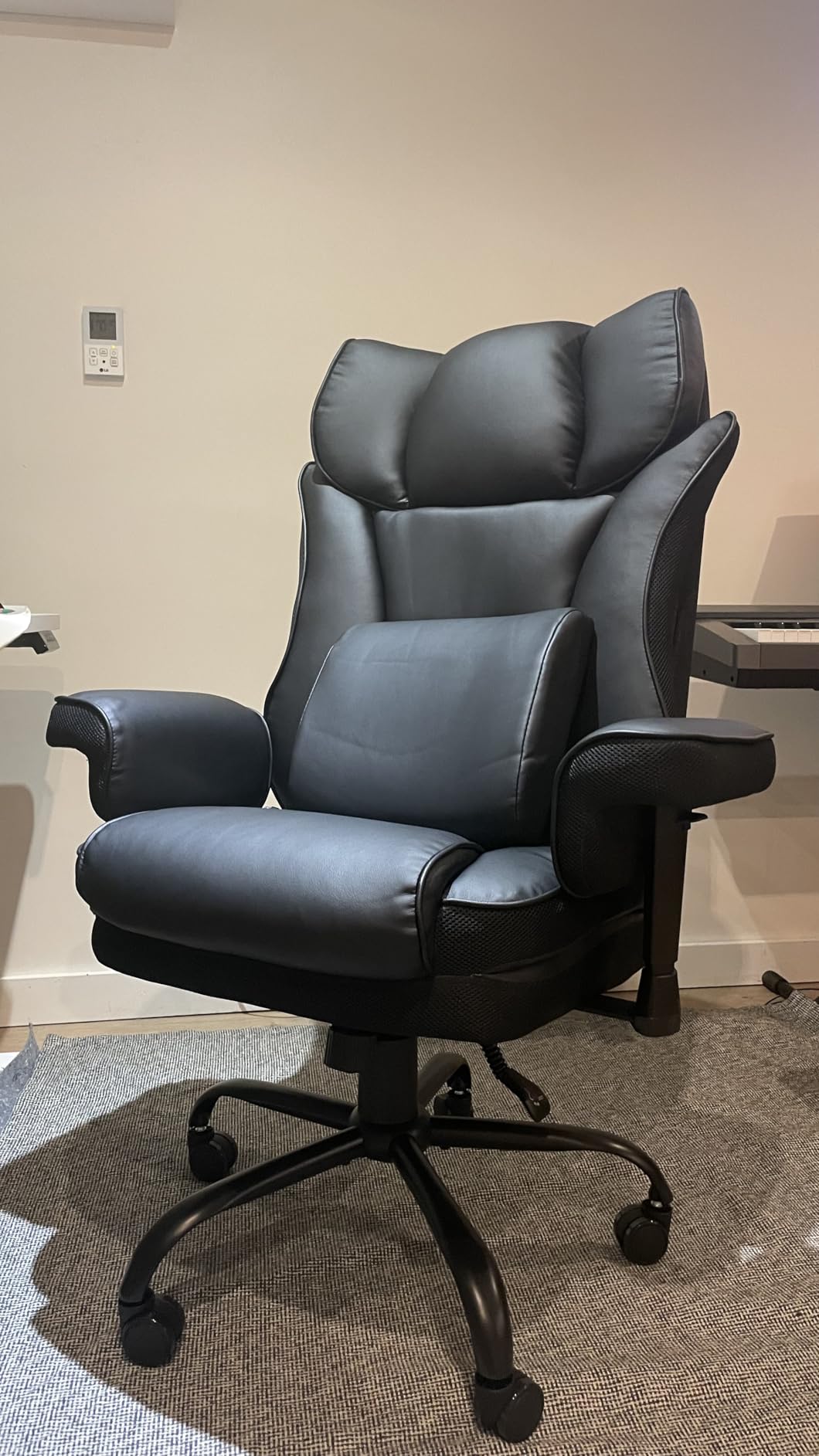BOSMILLER 650lbs Large Big and Tall Office Chair for Heavy People with Adjustment Lumbar Support, Comfy Padded Heavy Duty Leather Executive Office Chair with Quiet Rubber for Adults 8 Hours Daliy Work customer photo 1