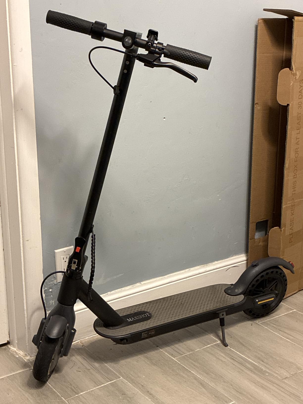 Maxshot Electric Scooter, 350W/500W Powerful Motor, 19-22 MPH Max Speed, 15-28 Miles Range, Foldable escooter with Dual Braking Systems, Smart APP customer photo 1