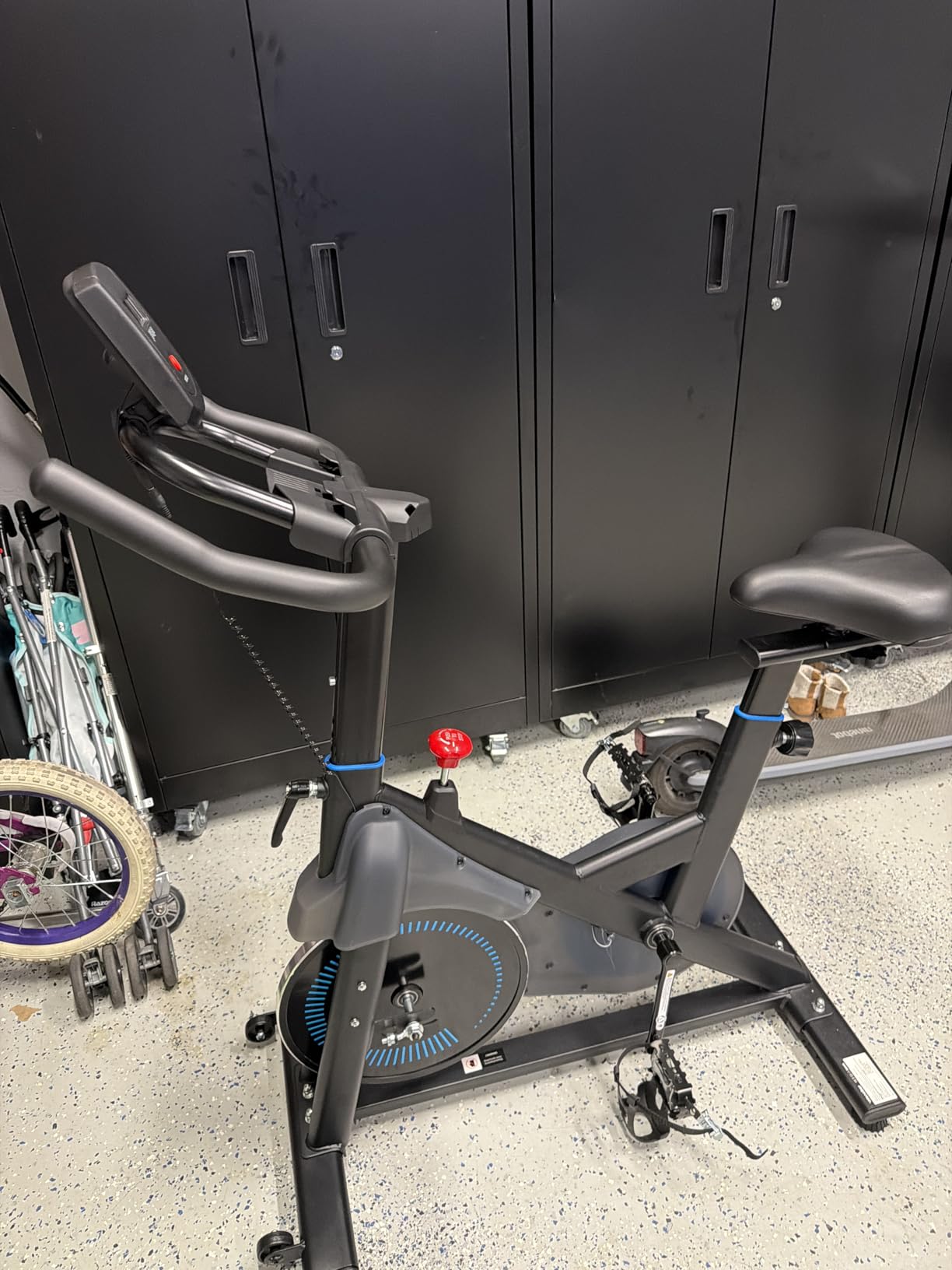 Exercise Bike, Wenoker Magnetic Stationary Bike for Home App Sync Indoor Bike with Adjustable Seat and Handlebar, Transport Wheels and Fitness Courses for Weight Loss customer photo 1