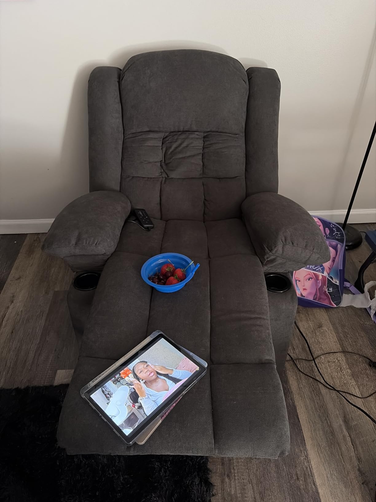 EBELLO Manual Recliner Chair for Adults with Vibration Massage and Lumbar Heating, Soft Fabric Recliner Single Sofa for Living Room with Side Pocket and Two Cup Holders, Brown customer photo 1