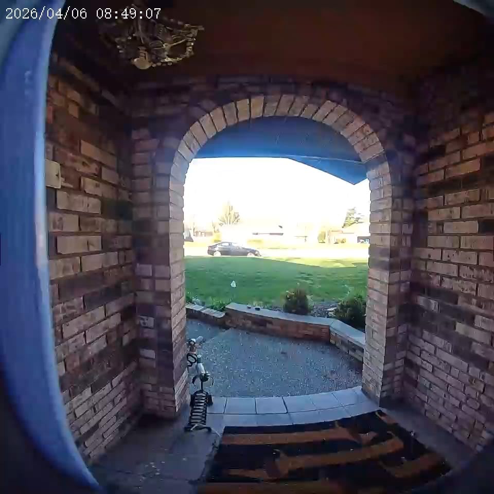 myQ Secure View 3-in-1 Smart Lock with 2K HDR Video Doorbell Camera, Face Access, Fingerprint Access, PIN & App Control - Intelligent Entry with Built-in Camera, Color Night Vision & Two-Way Audio customer photo 2