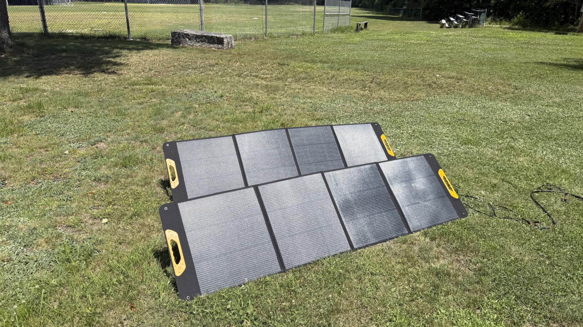 BougeRV 200W Portable Solar Panel, N-Type Foldable Solar Charger Fiberglass | 25% High Efficiency, IP65 Protection for Camping RV, Off-Grid customer photo 1