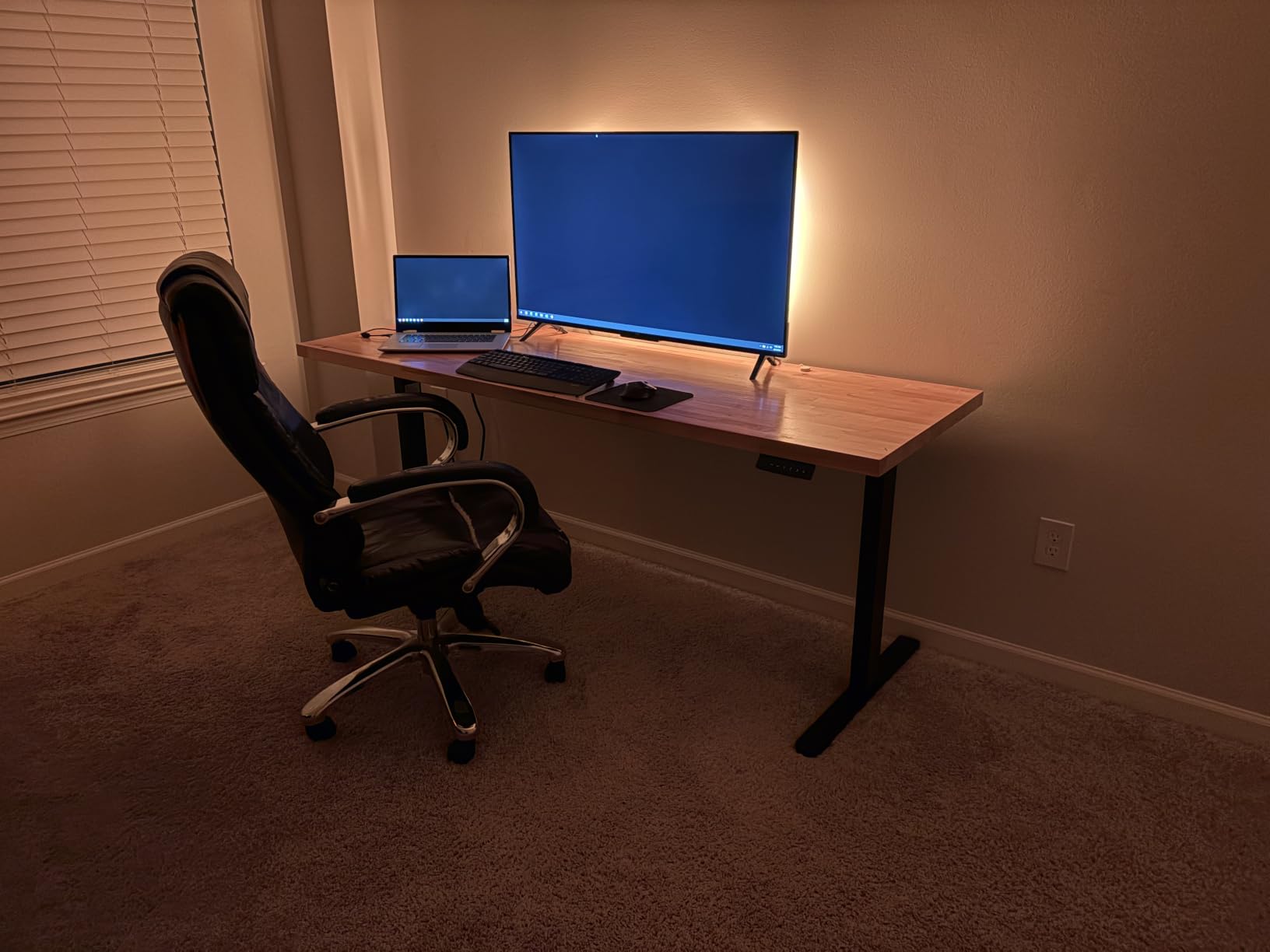 Govee Smart Light Bar, RGBICWW TV Lights for Living Room, Gaming customer photo 1