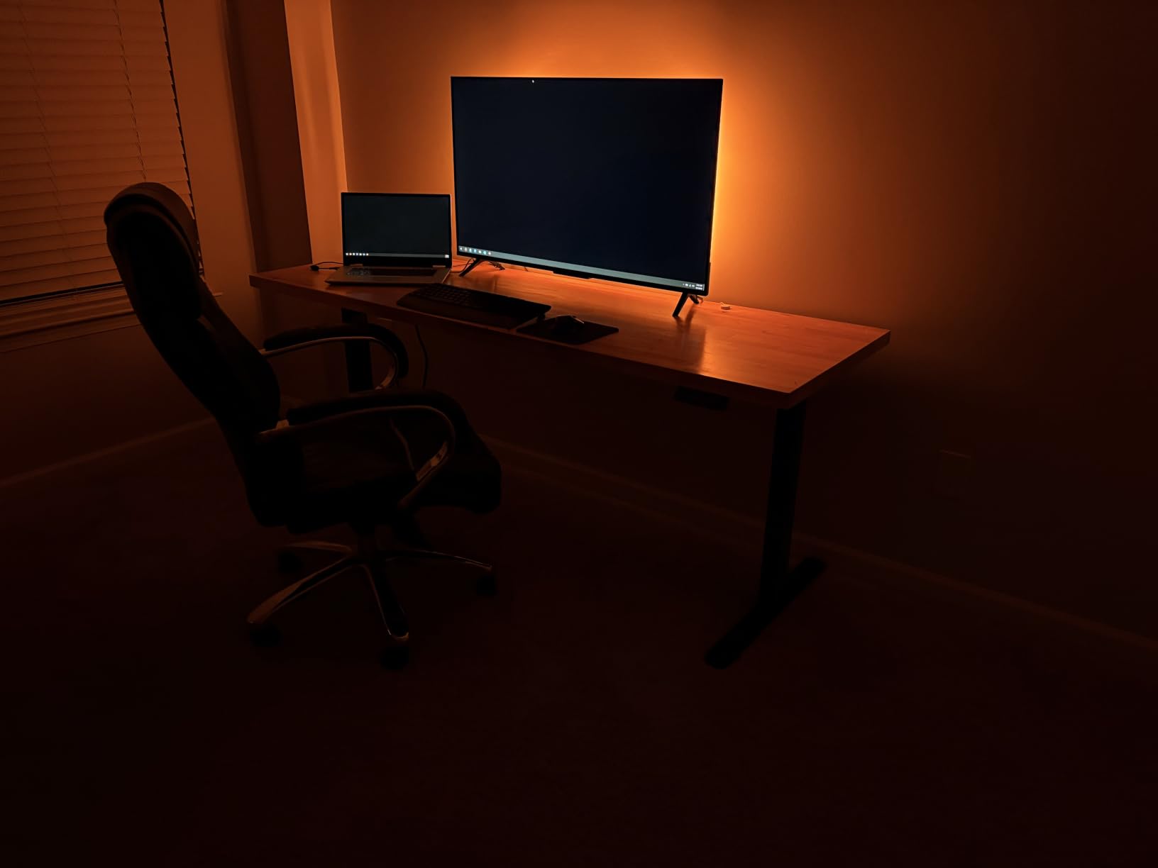 Govee Smart Light Bar, RGBICWW TV Lights for Living Room, Gaming customer photo 2