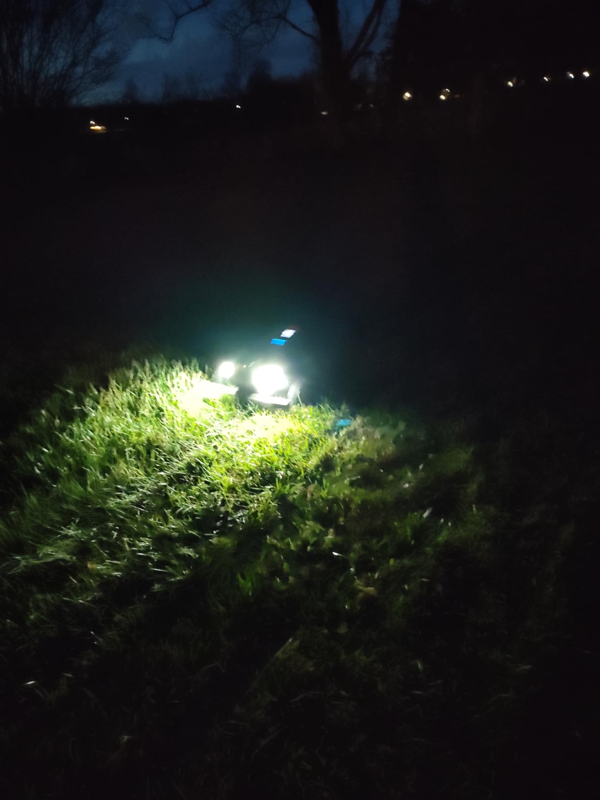 Segway Navimow X450 Robot Lawn Mower Wire Free, for up to 1.5 Acres, 4WD for 84% Slopes, Zero-Turn for Damage-Free Mowing, ORV-Tuned Lawnmower, MowMentum with 2 x 180W Motors, 0.75-4 in Cutting Height customer photo 1